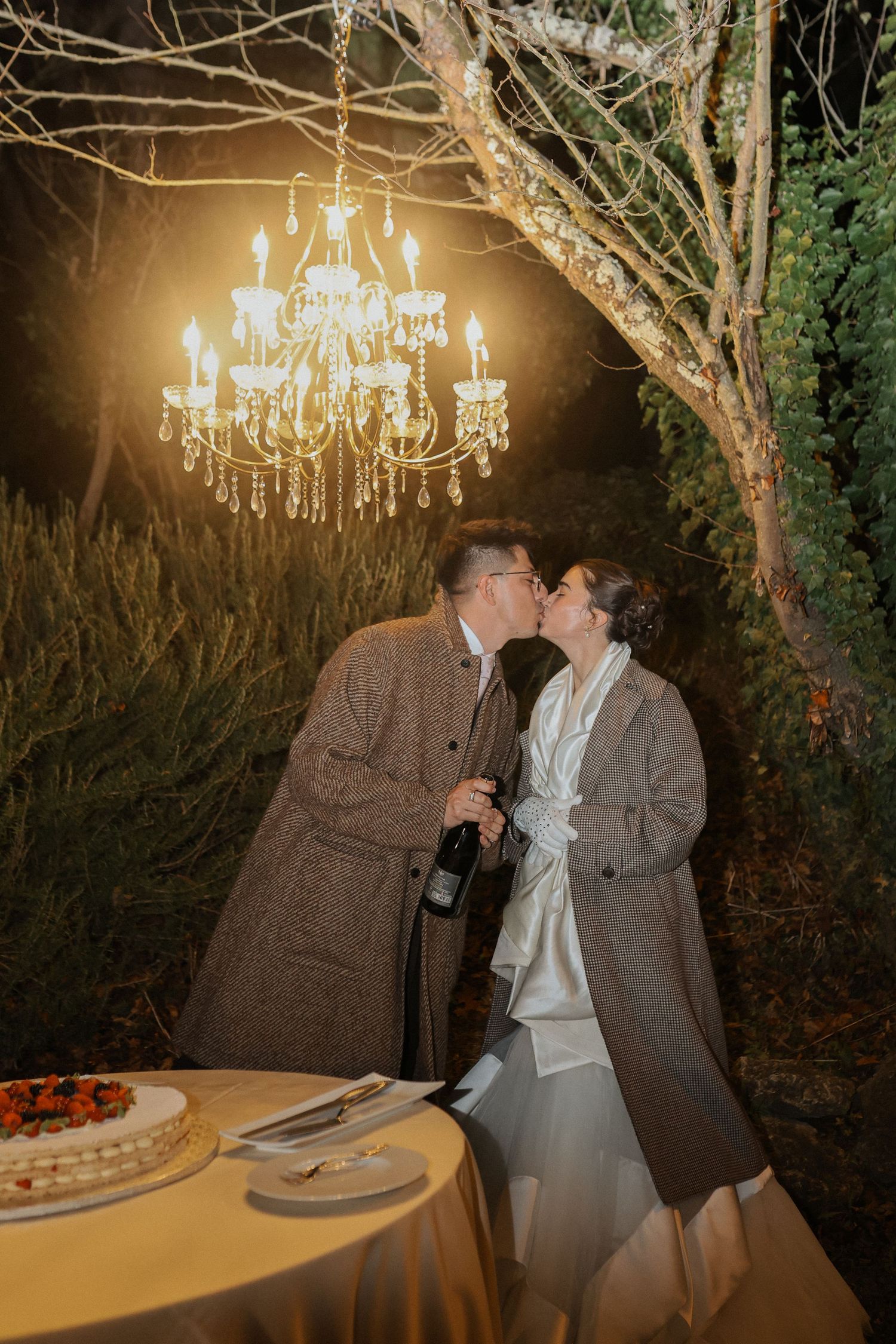 new year Couple wedding luxury Tuscany wedding Spadaforte venue elopement destination cake