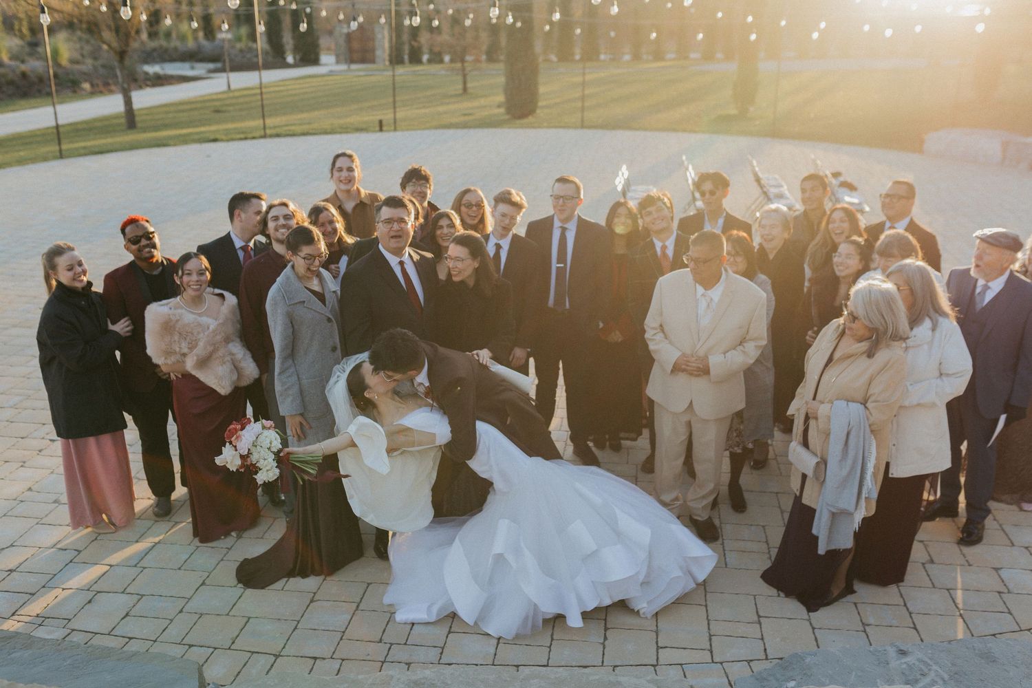 Couple wedding luxury Tuscany wedding Spadaforte venue elopement destination sunset light golden hour family