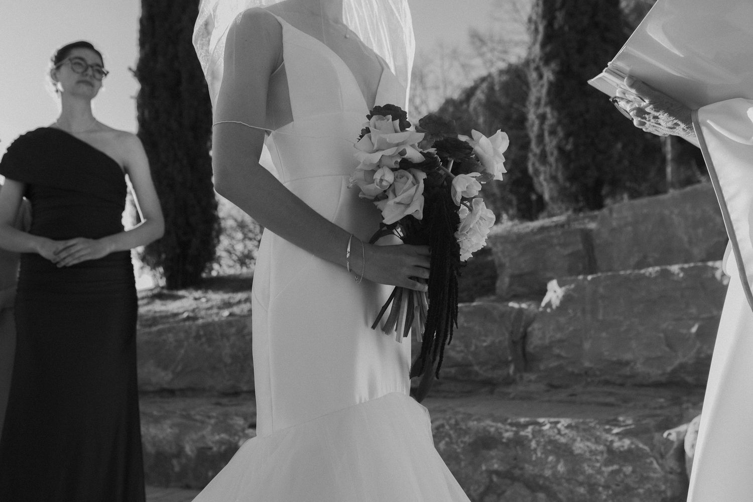 Couple wedding luxury Tuscany wedding Spadaforte venue elopement destination sunset light golden hour ceremony