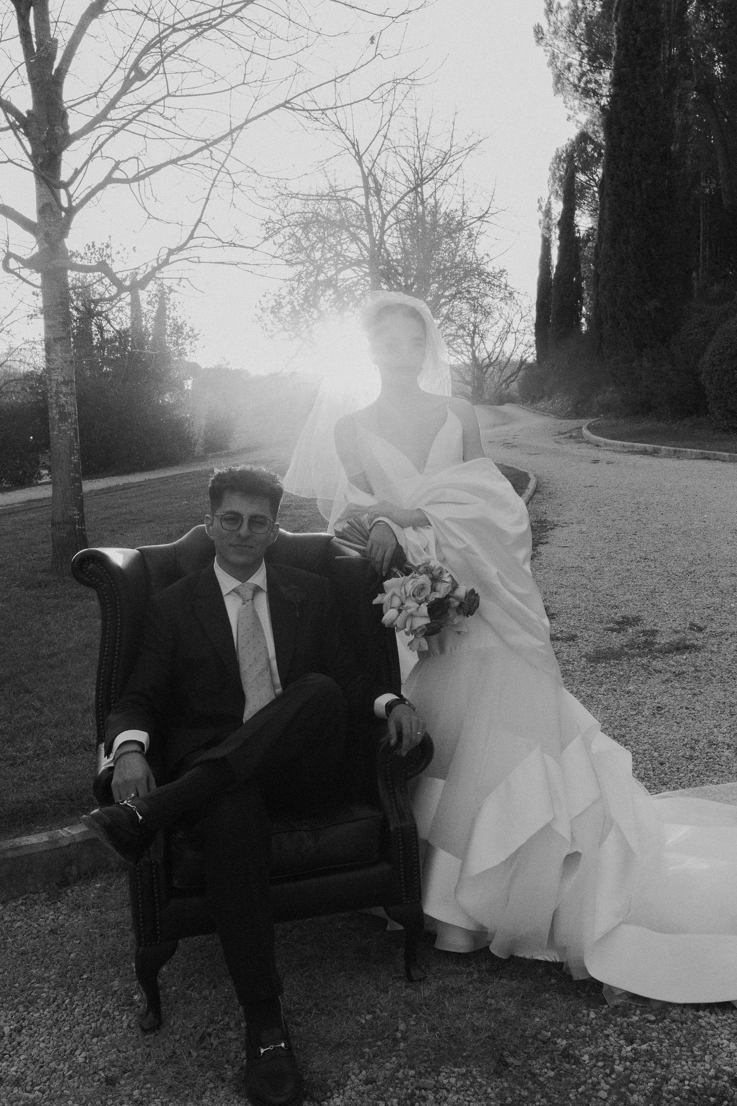 Couple wedding luxury Tuscany wedding Spadaforte venue elopement destination sunset light golden hour