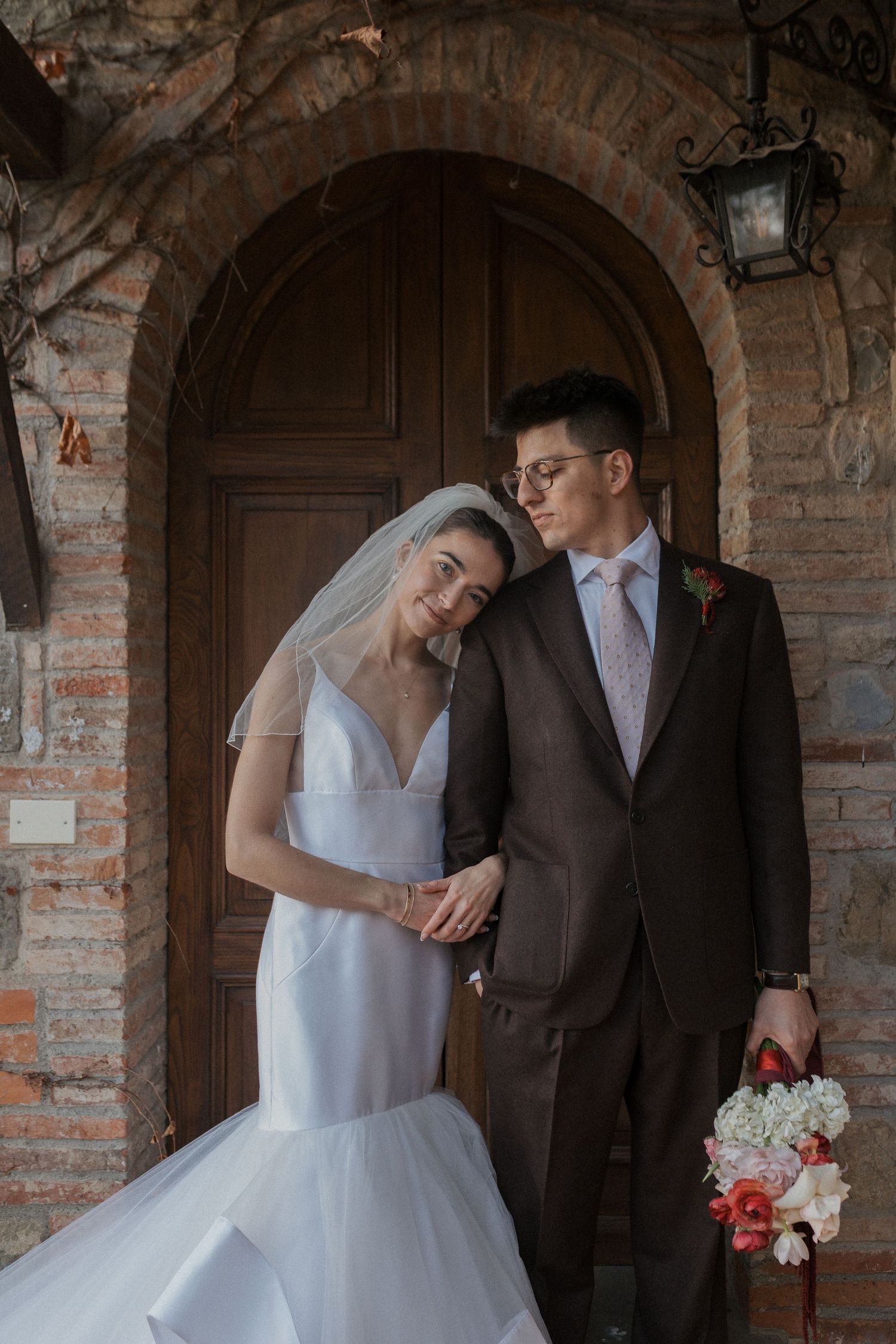 Couple wedding luxury Tuscany wedding Spadaforte venue elopement destination