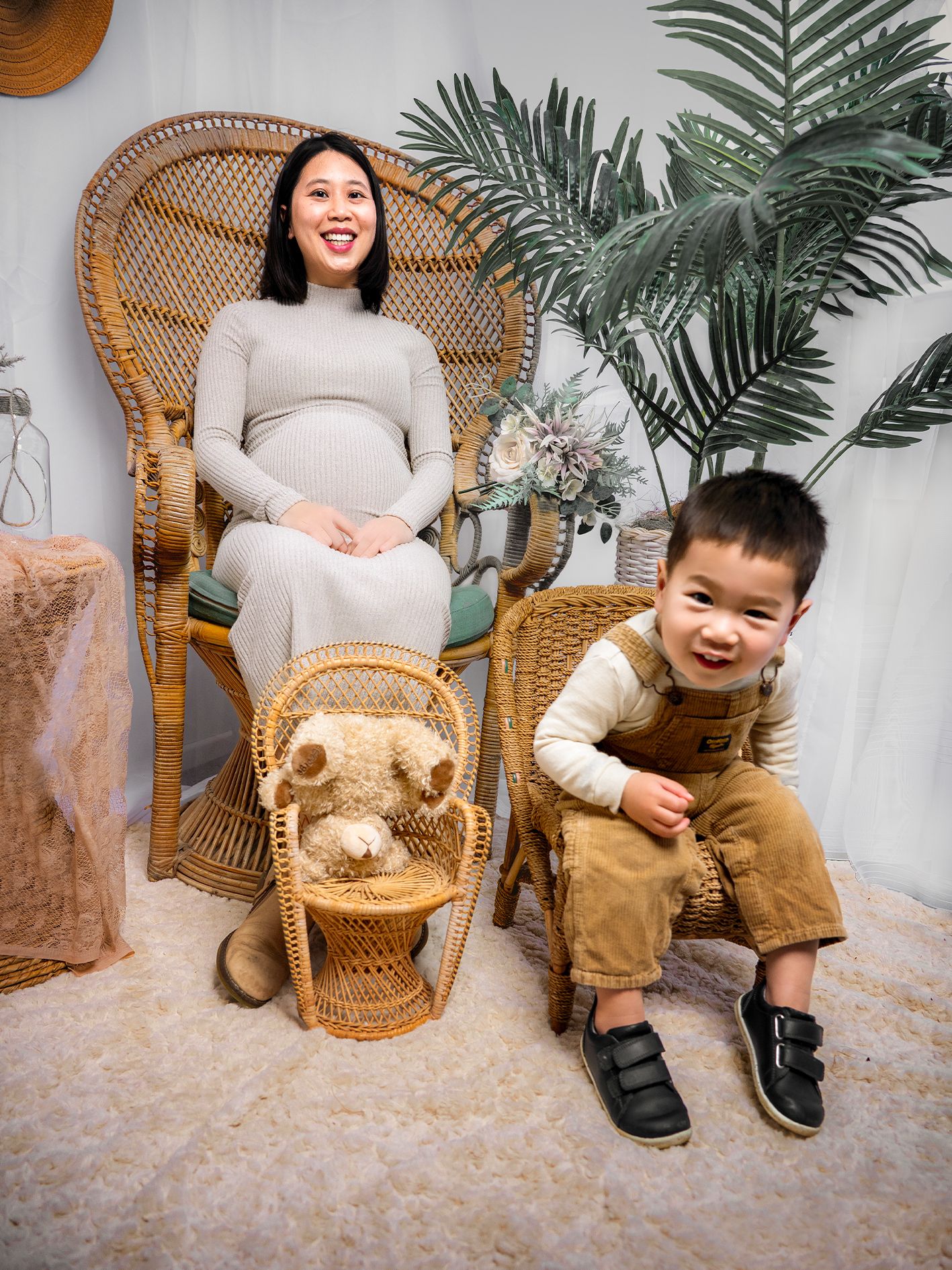 In studio Hillcrest North Shore, Expectant mother outdoors during maternity session – Auckland maternity photographer
