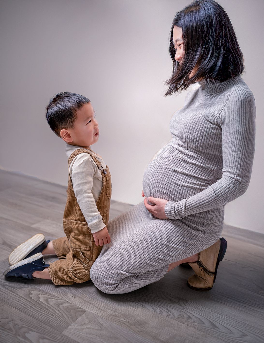 In studio Hillcrest North Shore, Studio maternity portrait of expectant mother – Auckland North Shore