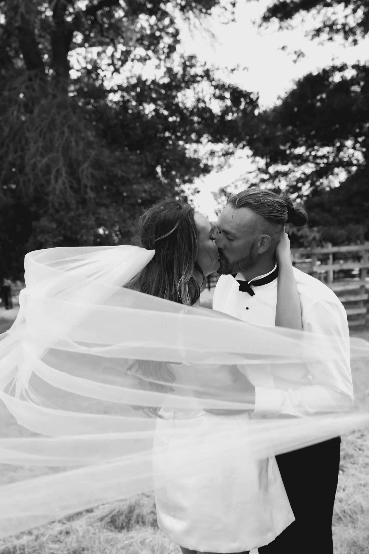 ALILOPHOTO Ali Lomas Derbyshire Photographer Editorial Wedding Photography