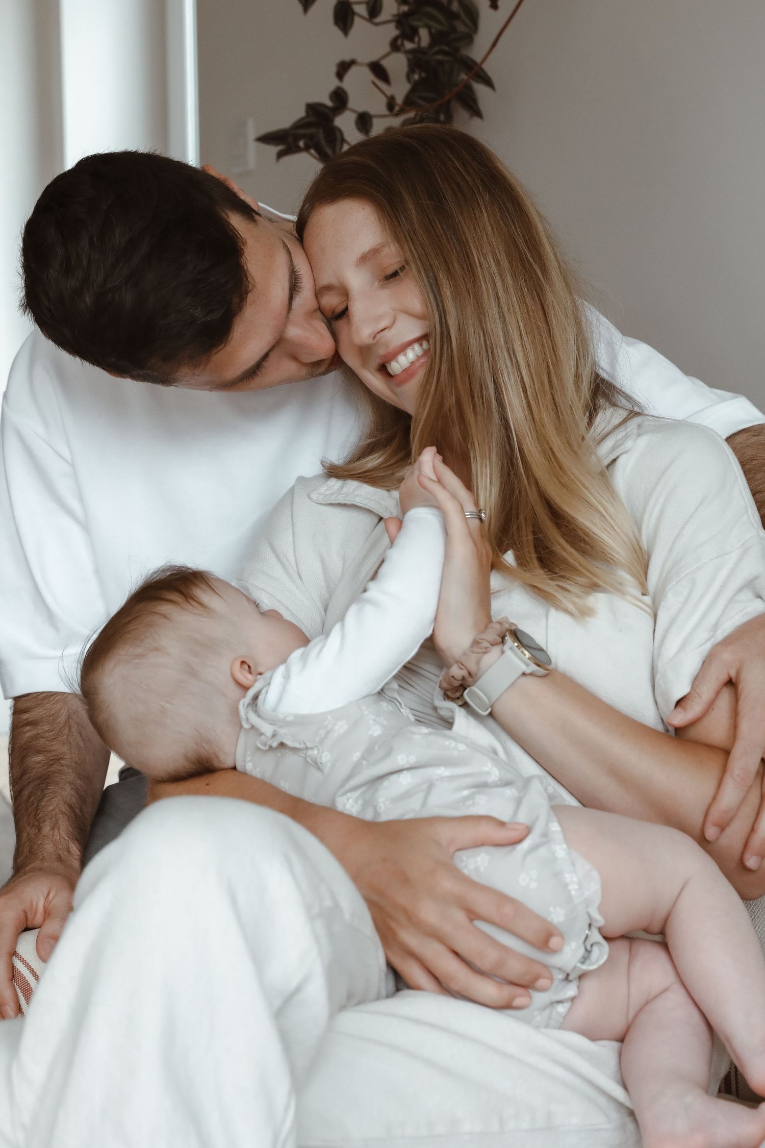ALILOPHOTO MATERNITY MOTHERHOOD NEWBORN PHOTOGRAPHER NEARBY