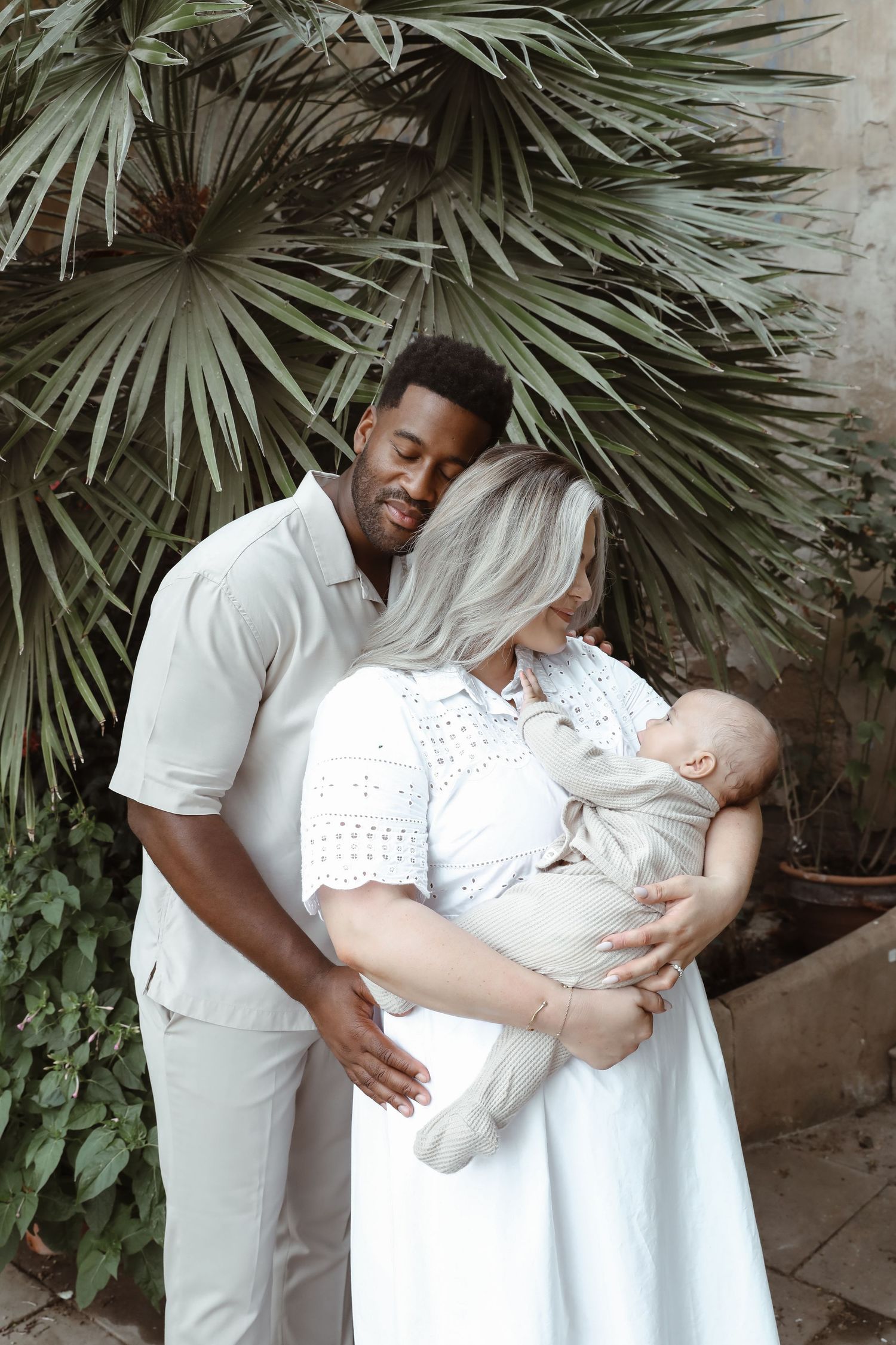 ALILOPHOTO MATERNITY MOTHERHOOD NEWBORN PHOTOGRAPHER NEARBY