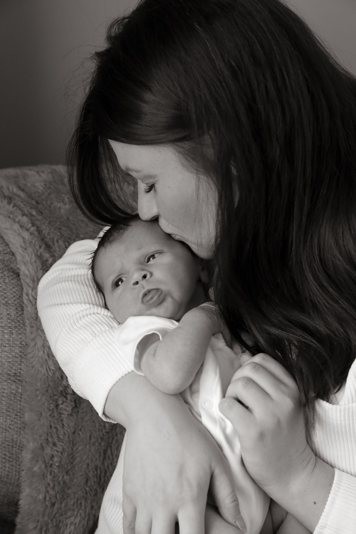 ALILOPHOTO MATERNITY MOTHERHOOD NEWBORN PHOTOGRAPHER NEARBY