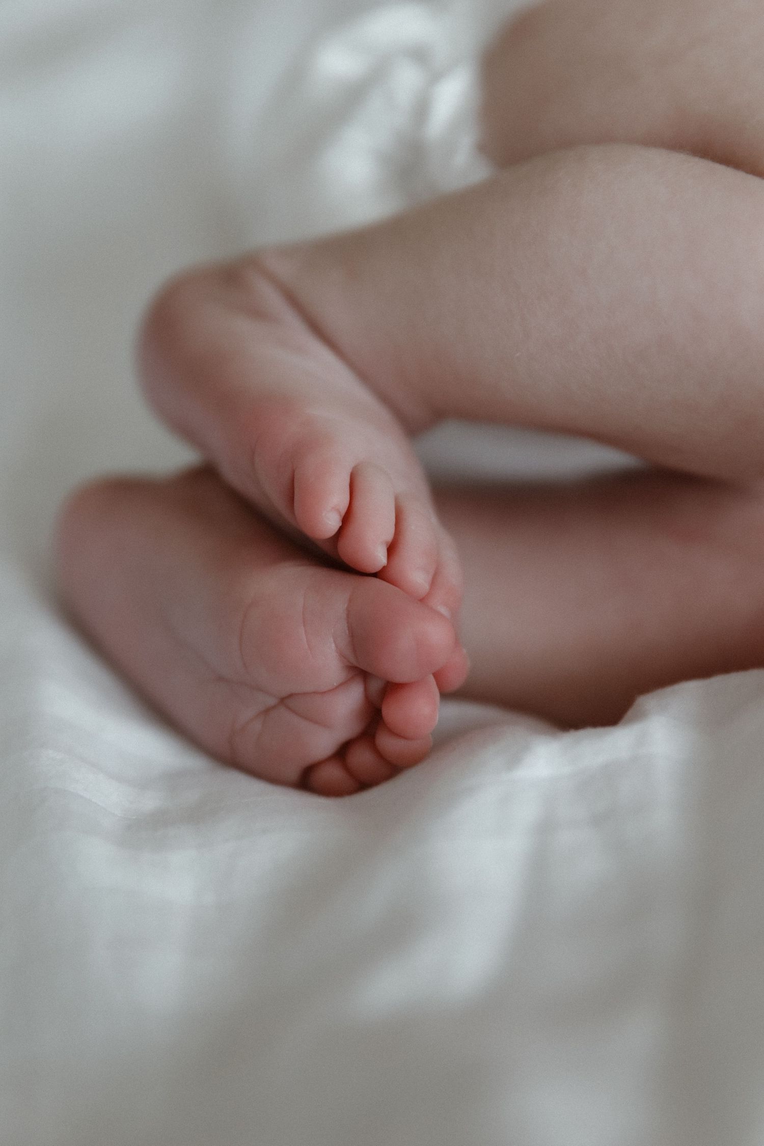 ALILOPHOTO MATERNITY MOTHERHOOD NEWBORN PHOTOGRAPHER NEARBY