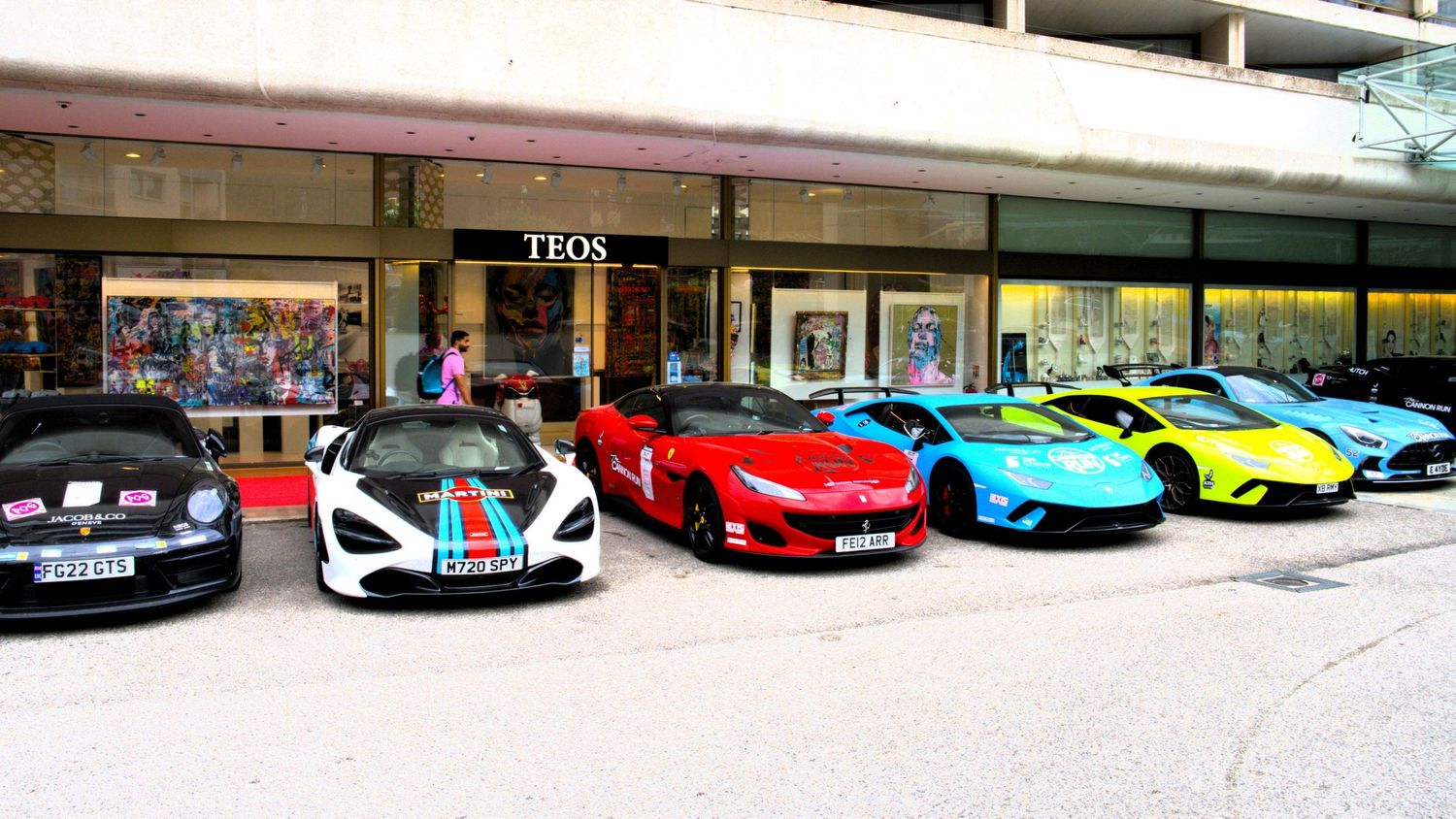 Rasemblement voiture sport au Fermont Hotel MONACO