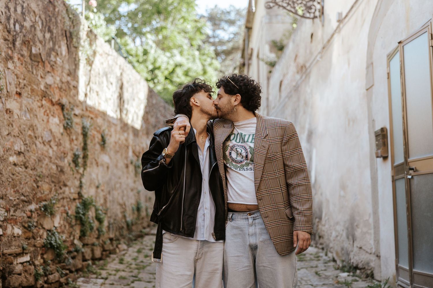 candid couple in tuscany, italy siene during all day adventure italy elopement