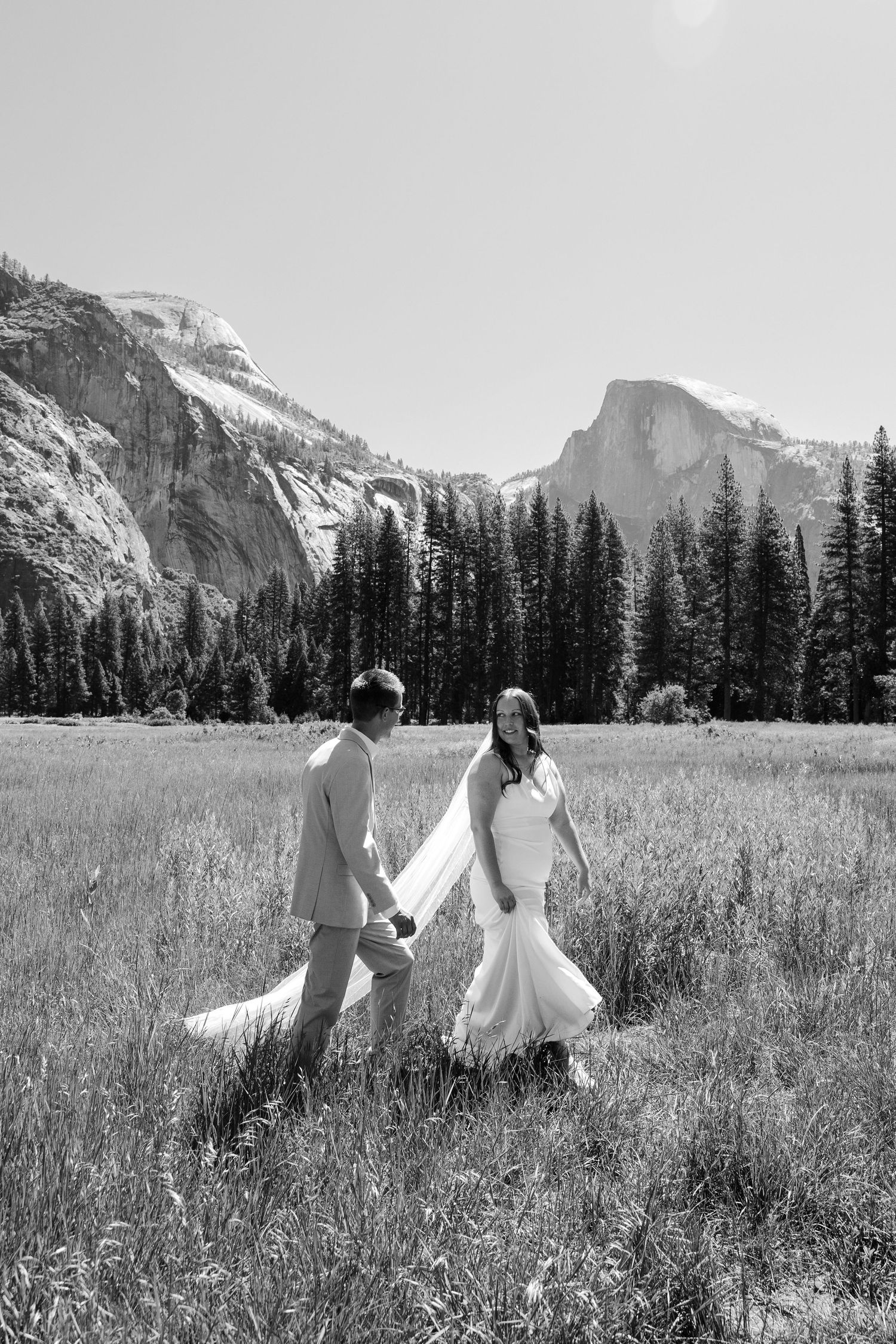 romantic and authentic yosemite national park elopement photographer