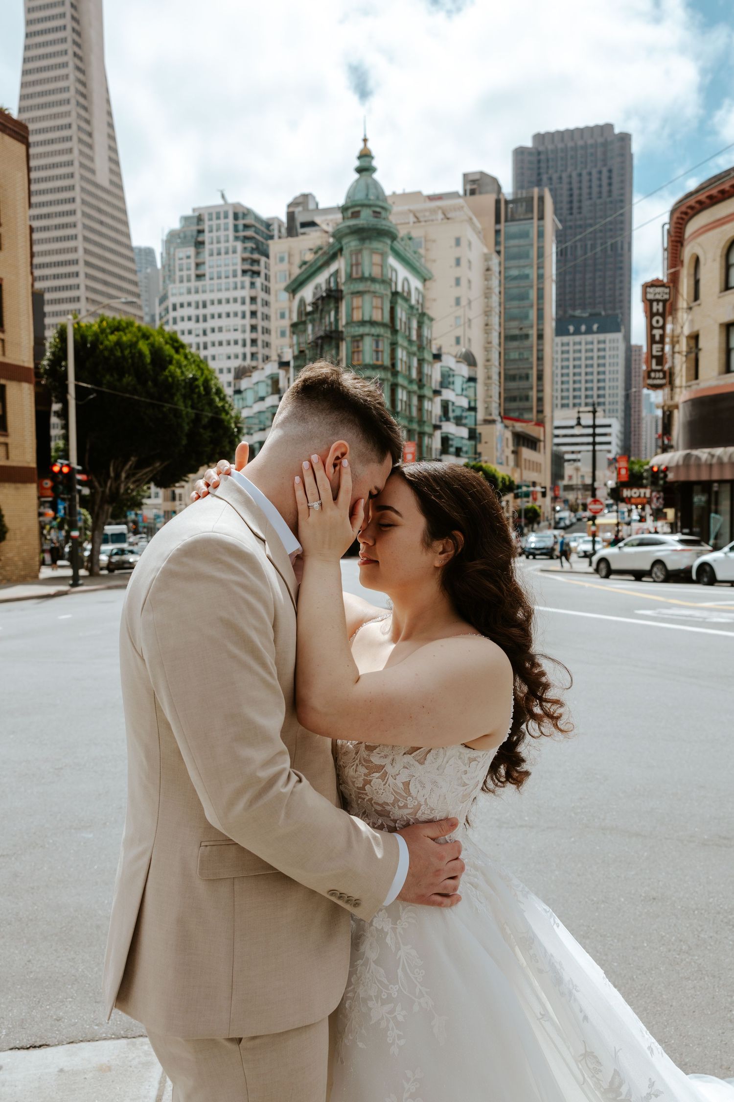 Couple eloping in north beach, san francisco
