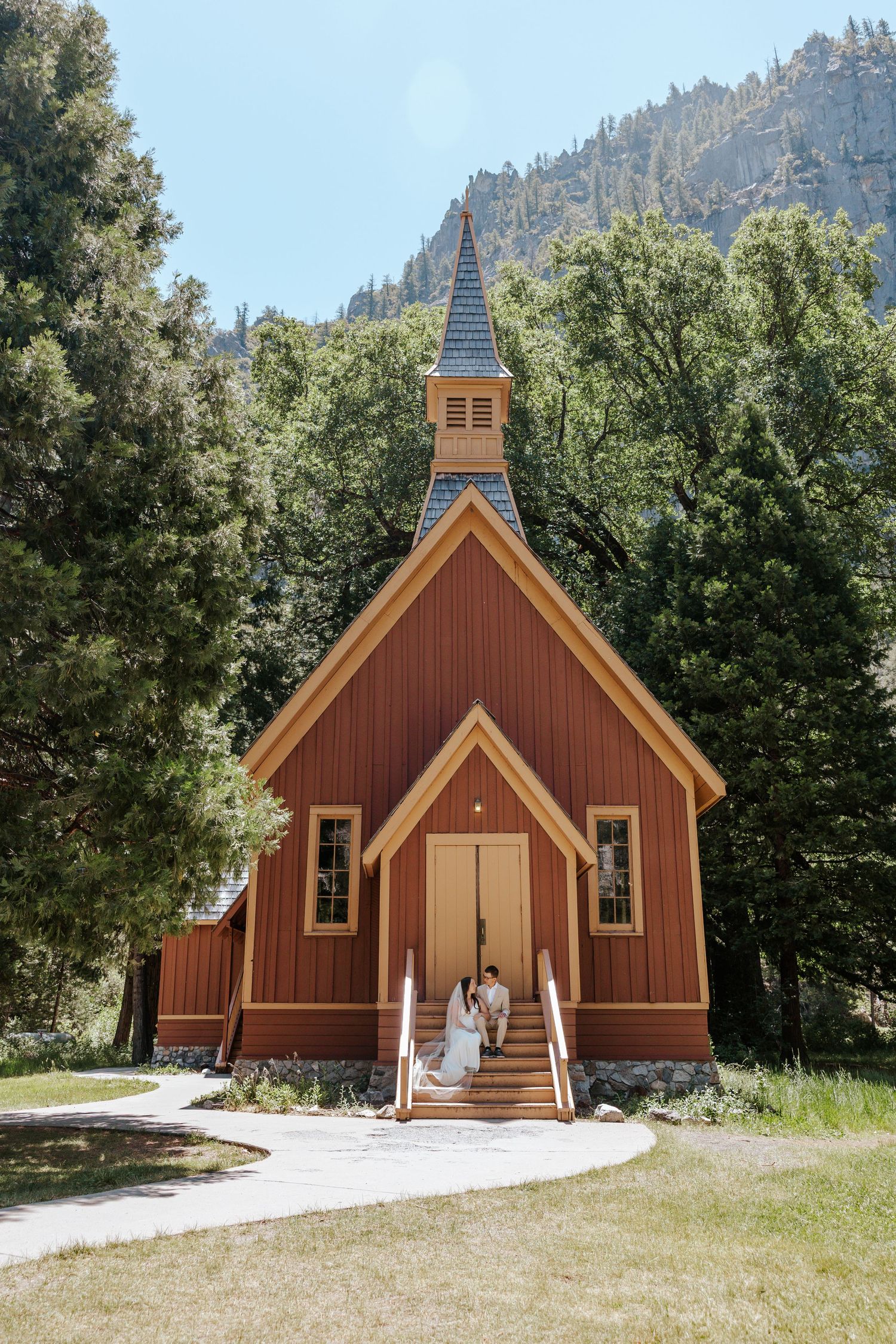 romantic and authentic yosemite national park elopement photographer