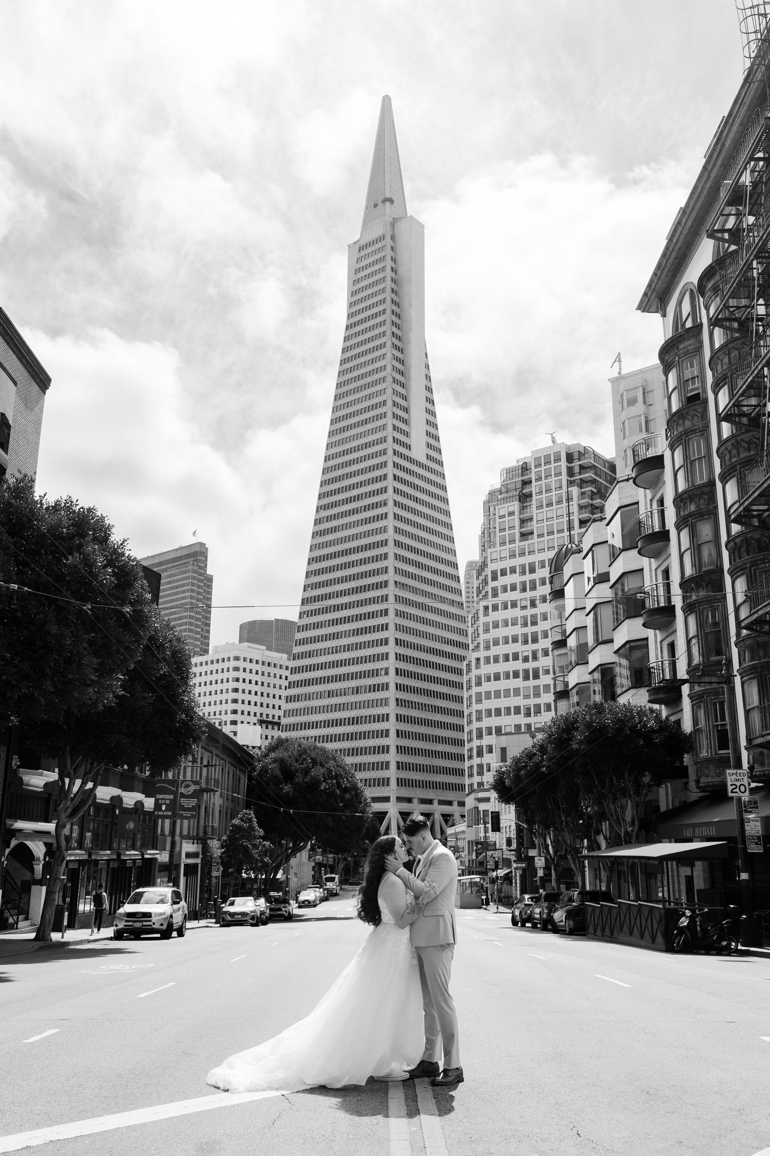 romantic san francisco elopement photographer in black and white
