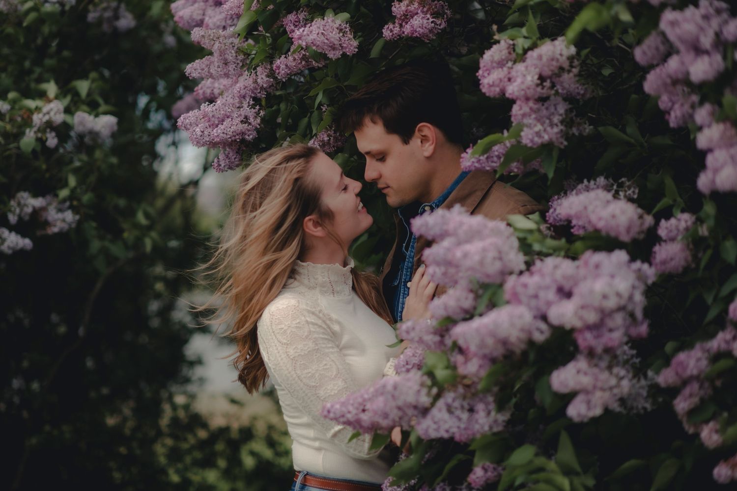 Portland, Maine (ME) based elopement photography, from Portland and Maine beaches, to Midcoast and Acadia National Park.