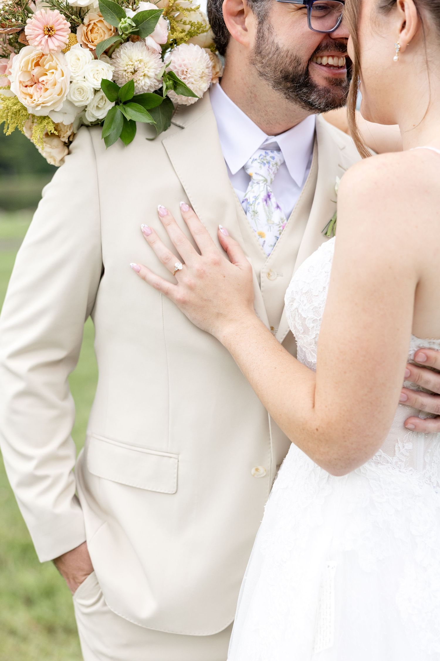 Romantic Meadow Ridge Events wedding in Windsor, Ohio photographed by Julia & Sean Photography, Northeast Ohio wedding photographers.