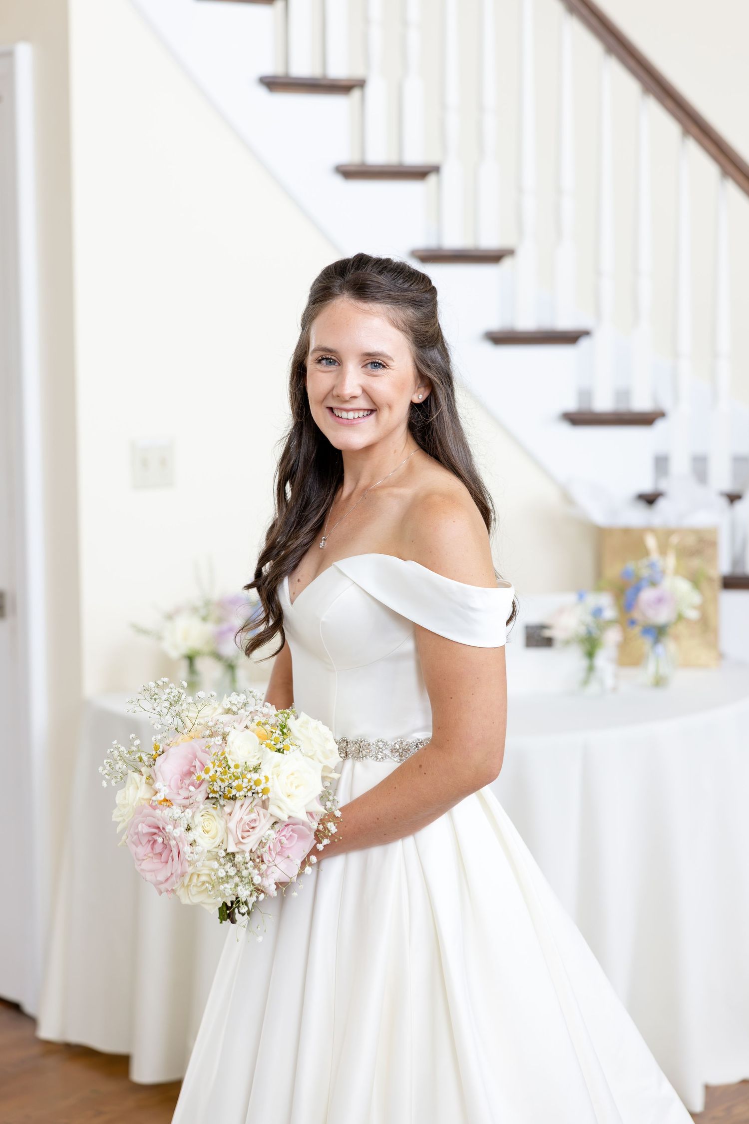 Timeless bride and groom wedding portraits at The Estate at Sunset Farm in Bellbrook, Ohio, photographed by Julia & Sean Photography.