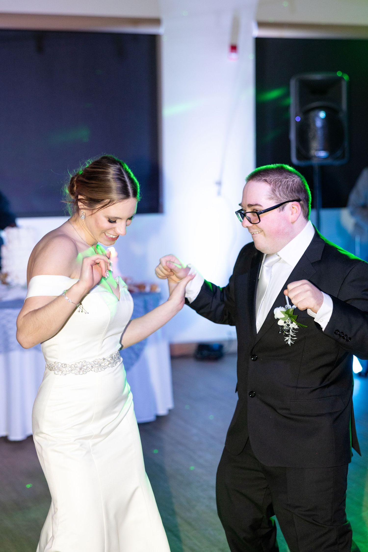 Light and airy wedding photography by Julia and Sean Photography, husband-and-wife photographers serving joyful brides in Dayton, Cincinnati