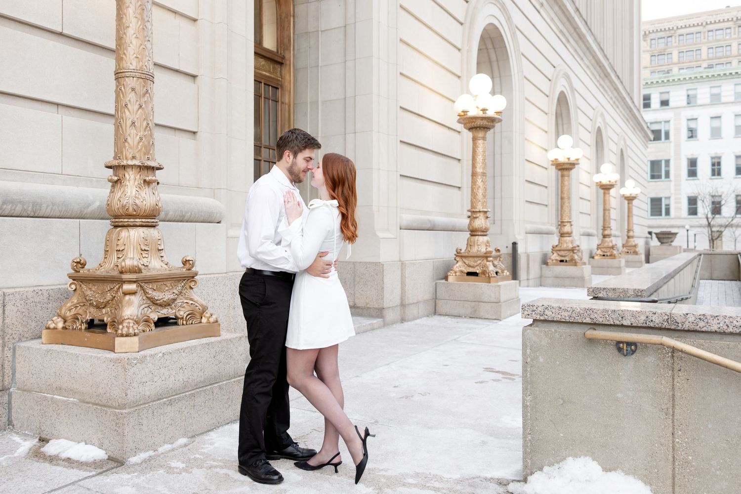 Cincinnati engagement photographer | Julia & Sean Photography | Light and airy wedding photography in Ohio, Kentucky, Tennessee & beyond.