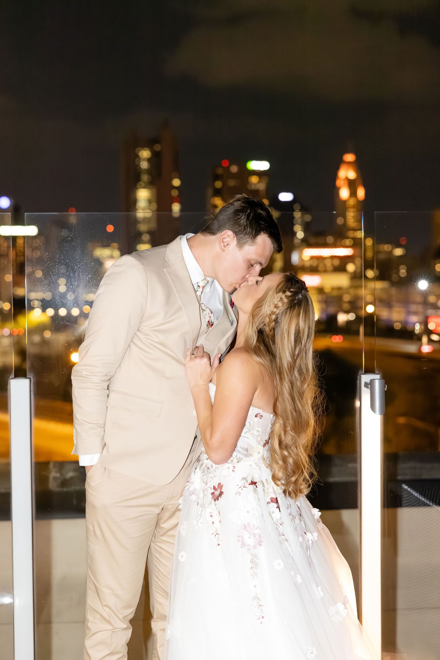 Timeless rooftop wedding at Revery in Columbus by Julia and Sean Photography, serving Dayton, Columbus & Cincinnati.