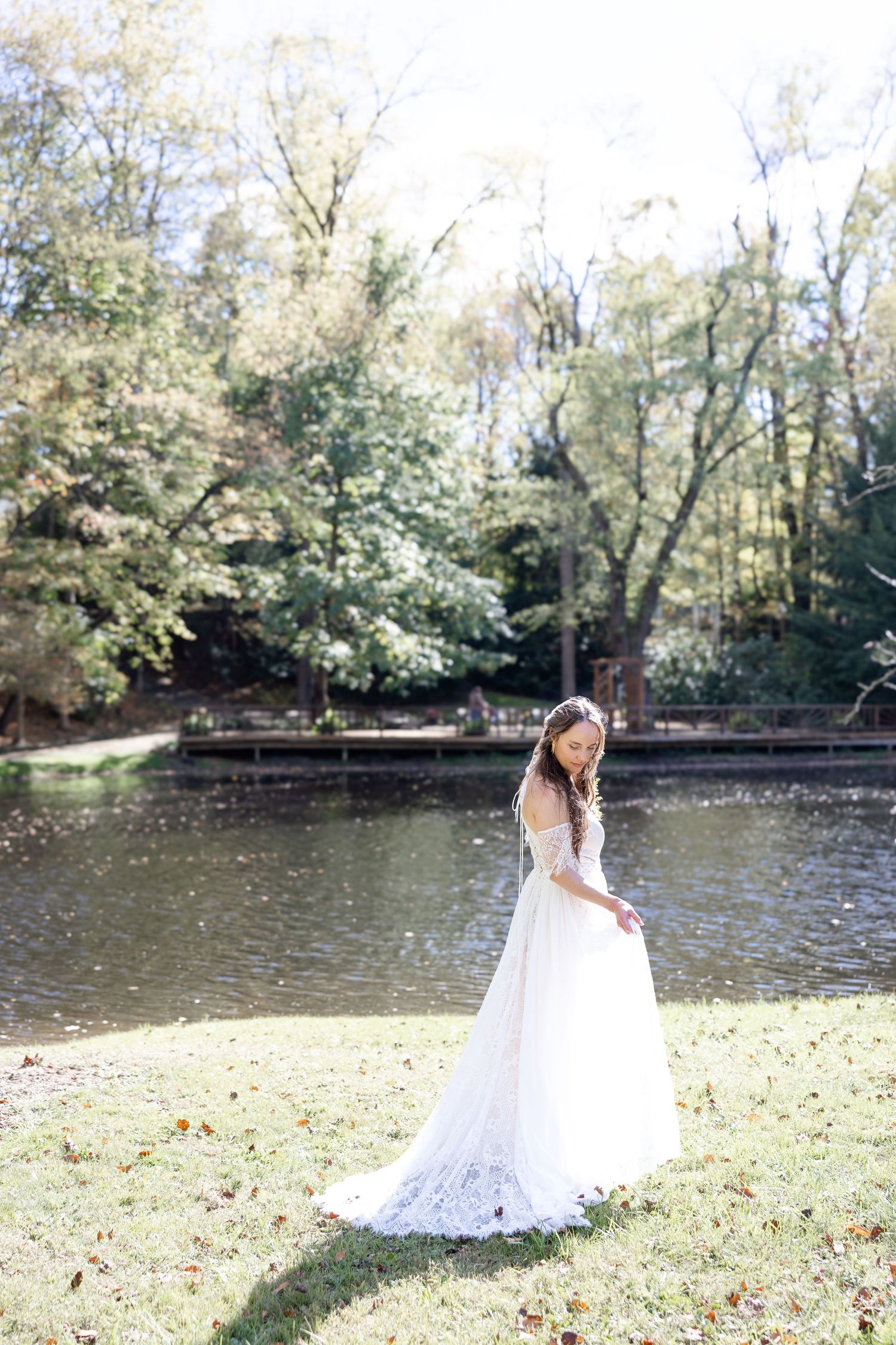 Light, airy wedding photography in Cleveland, Ohio. Ohio Wedding Photographers - Julia and Sean Photography, timeless, joyful wedding photos