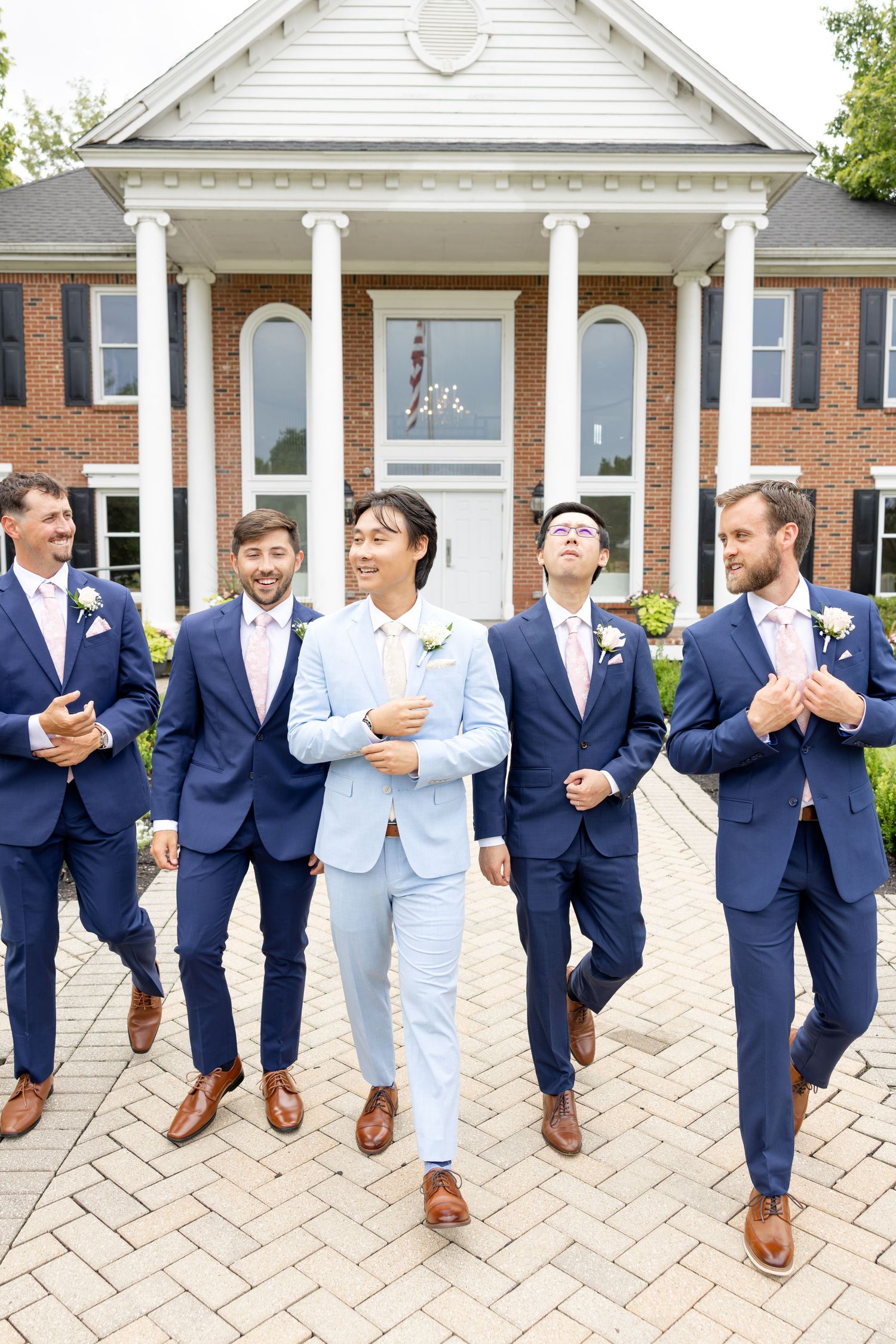 Timeless bride and groom wedding portraits at The Estate at Sunset Farm in Bellbrook, Ohio, photographed by Julia & Sean Photography.