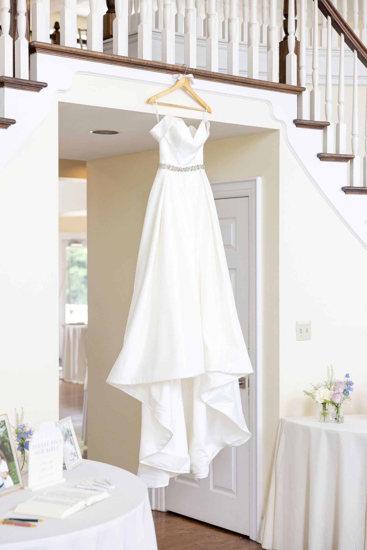 Wedding details and getting-ready photographs from a wedding at The Estate at Sunset Farm in Bellbrook, Ohio by Julia and Sean Photography
