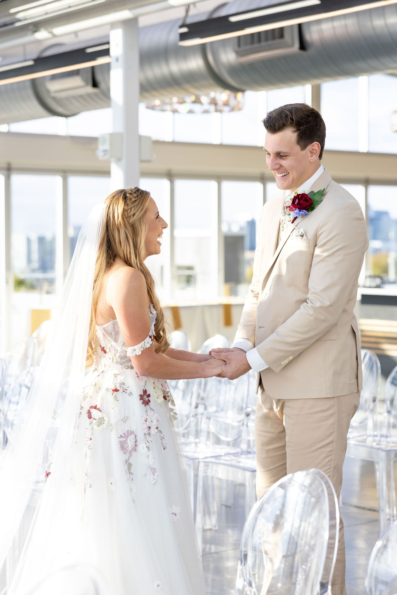 Timeless rooftop wedding at Revery in Columbus by Julia and Sean Photography, serving Dayton, Columbus & Cincinnati.