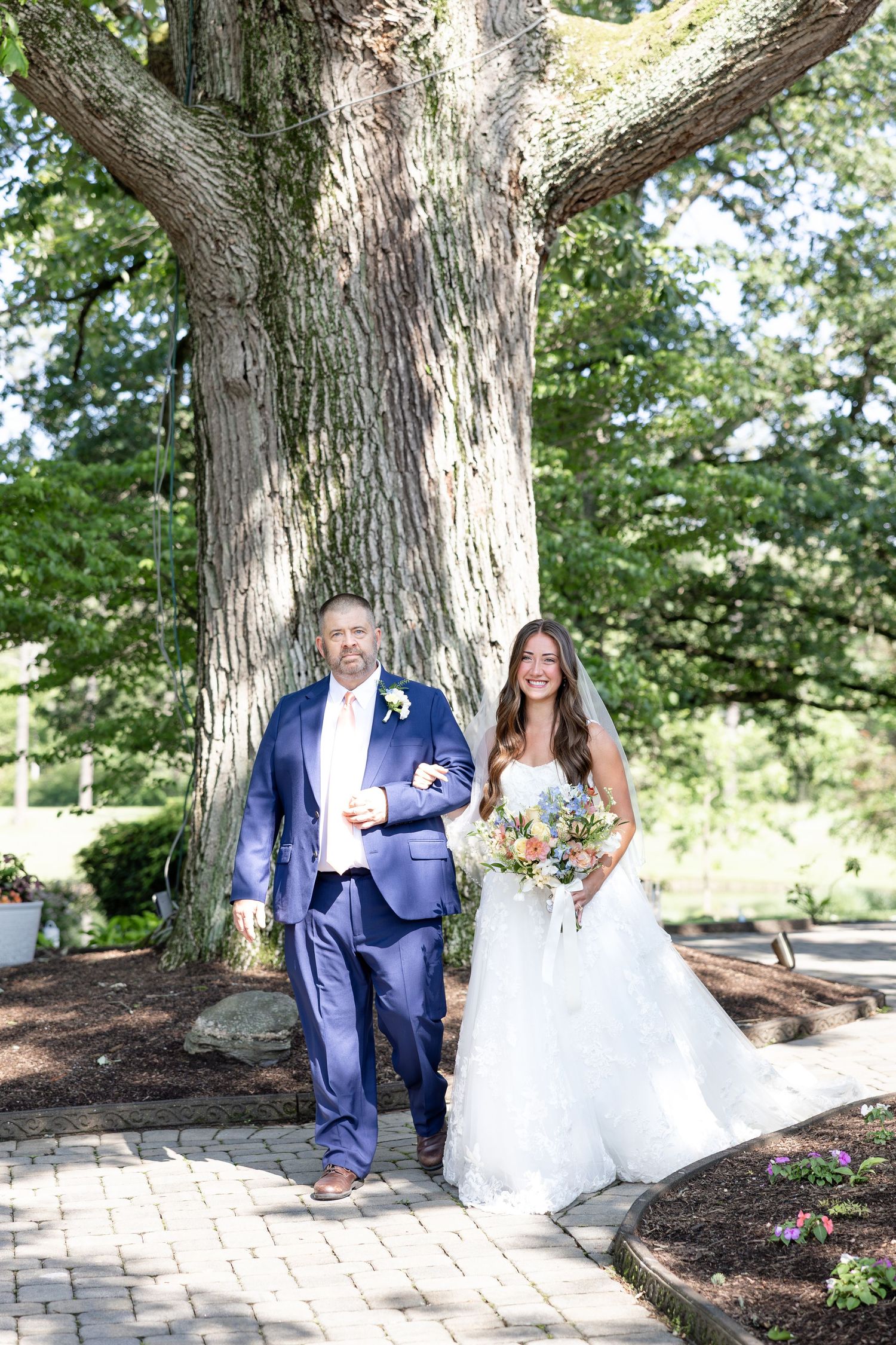 Timeless wedding inspiration at The Beverly Mansion featuring romantic portraits, elegant details, and a joyful celebration in Marengo, Ohio