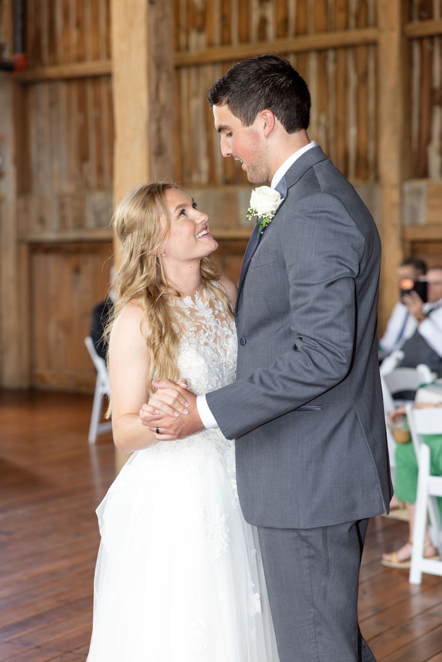 Joyful summer wedding at The Bicentennial Barn in Dayton, Ohio, photographed by Dayton wedding photographers Julia and Sean Photography.
