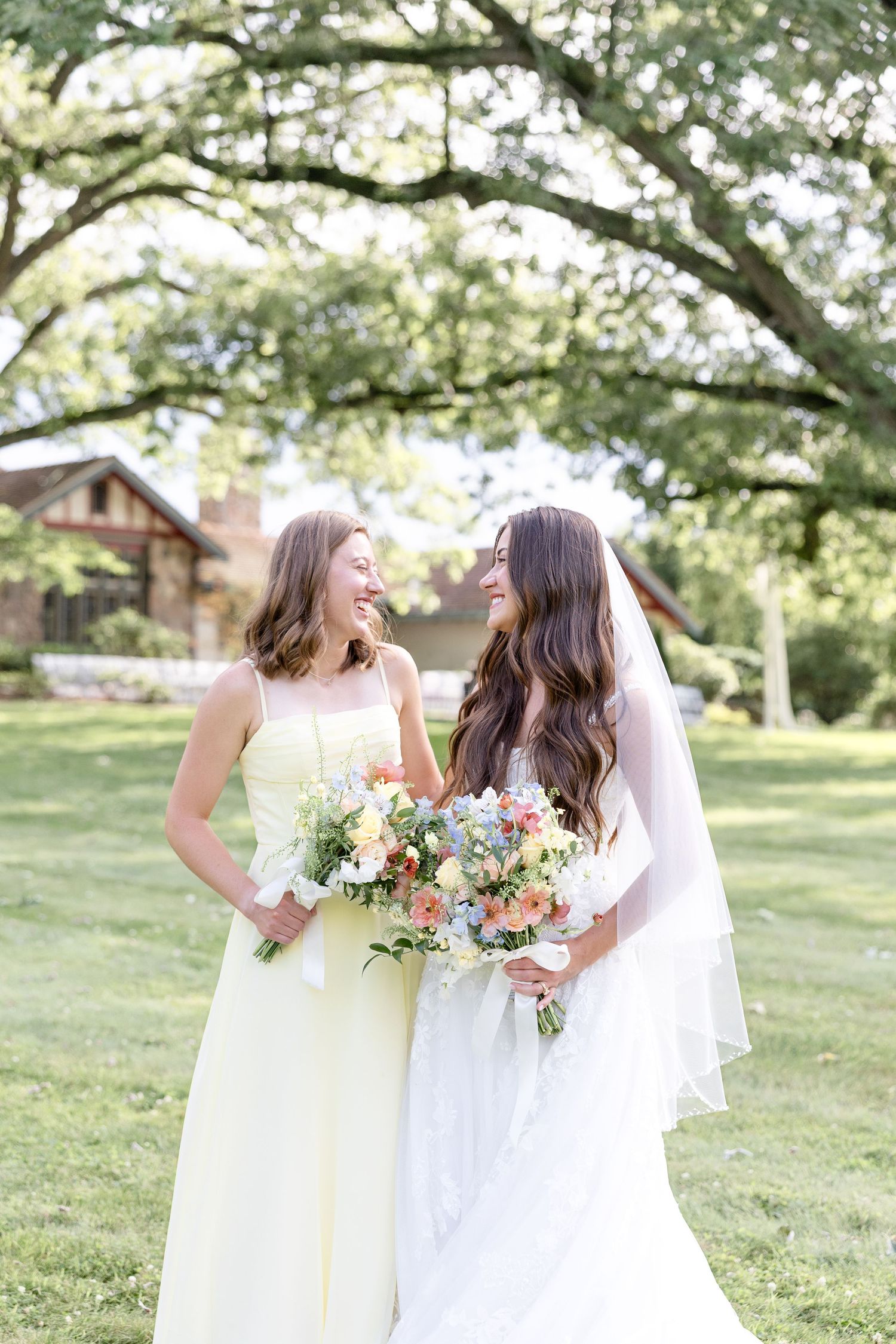 Elegant summer wedding at The Beverly Mansion in Marengo, Ohio captured by Dayton wedding photographers Julia & Sean Photography.