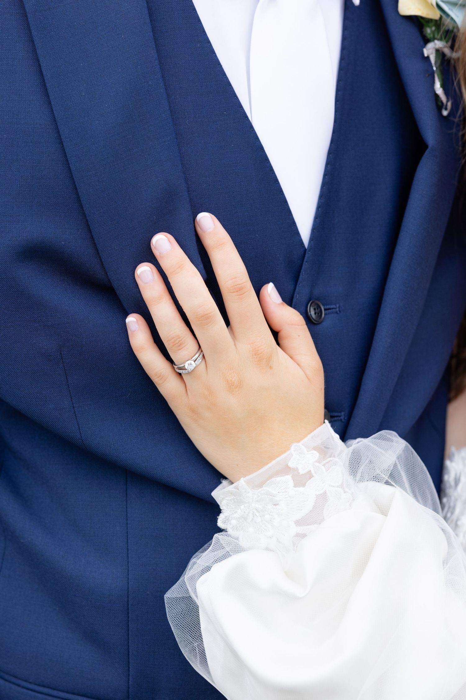 Romantic summer wedding in Northeast Ohio at Heartland on Heritage by Julia and Sean Photography, husband-and-wife wedding photographers.