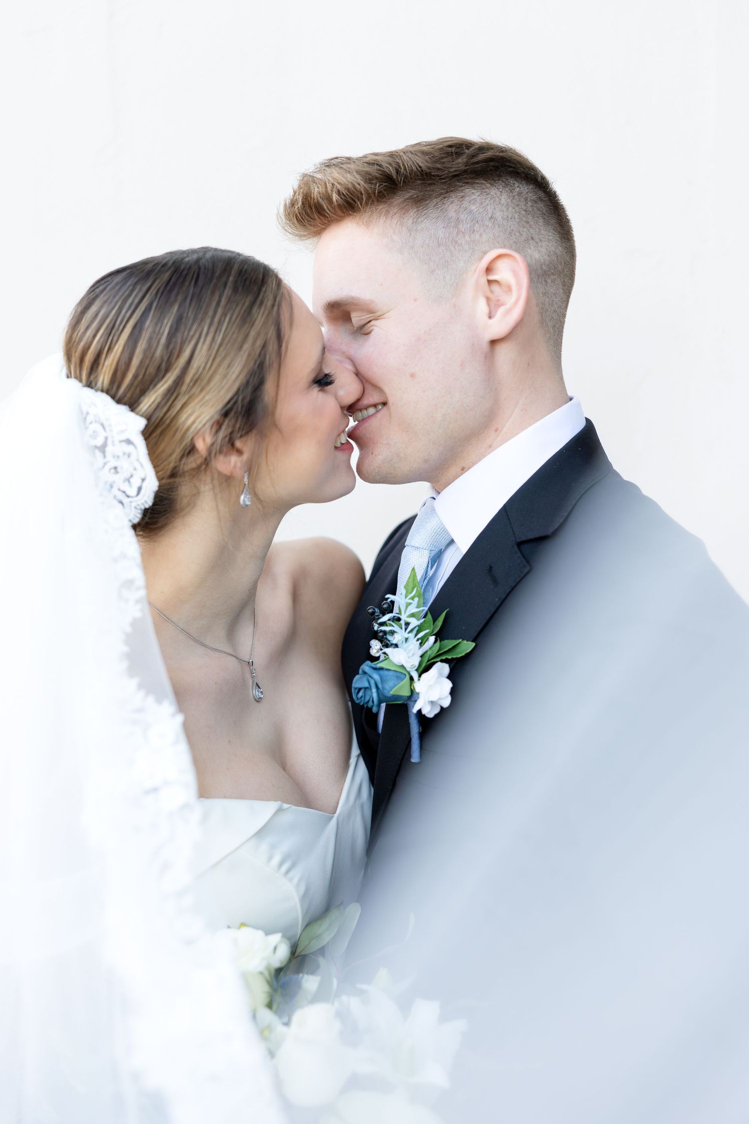 Light and airy wedding photography by Julia and Sean Photography, husband-and-wife photographers serving joyful brides in Dayton, Cincinnati