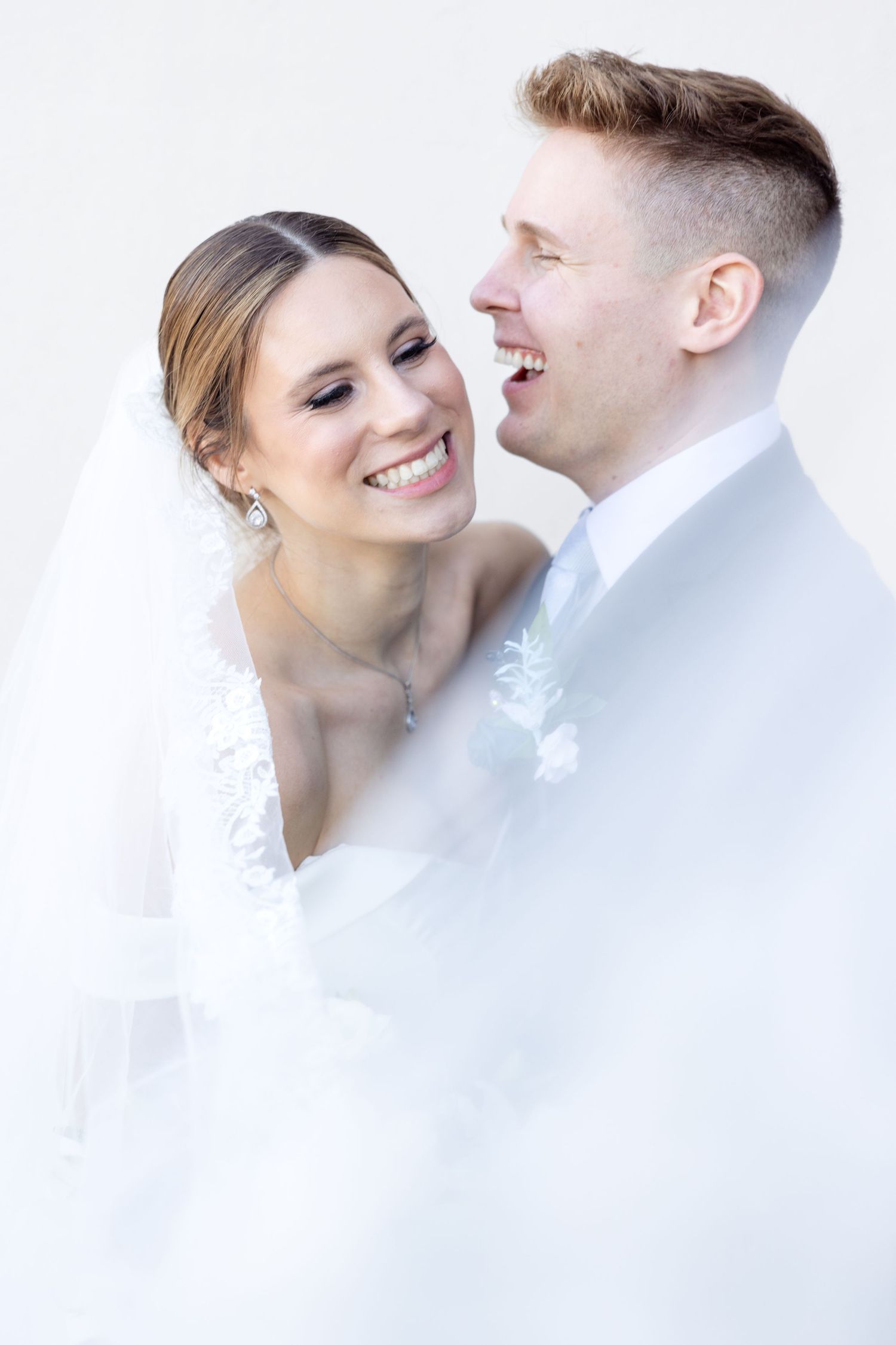 Light and airy wedding photography by Julia and Sean Photography, husband-and-wife photographers serving joyful brides in Dayton, Cincinnati