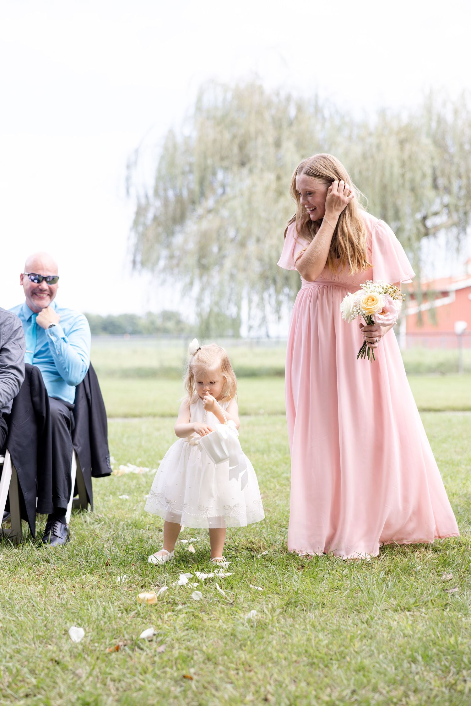 Outdoor wedding ceremony at The Estate at Sunset Farm in Bellbrook, Ohio, captured by Dayton wedding photographers Julia & Sean Photography