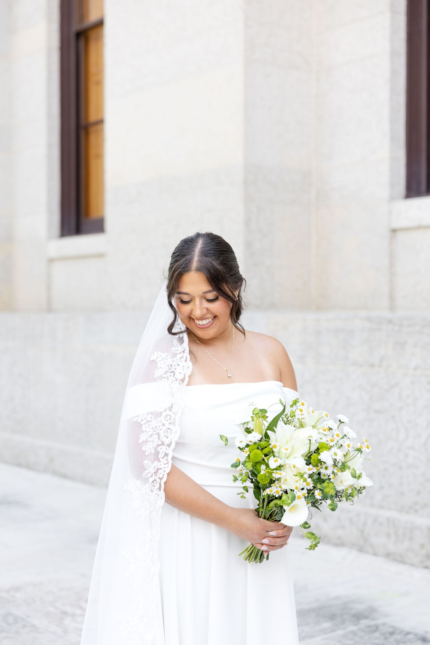 Elegant wedding portraits at Flat 51 in downtown Columbus, Ohio, photographed by Columbus wedding photographers Julia & Sean Photography.