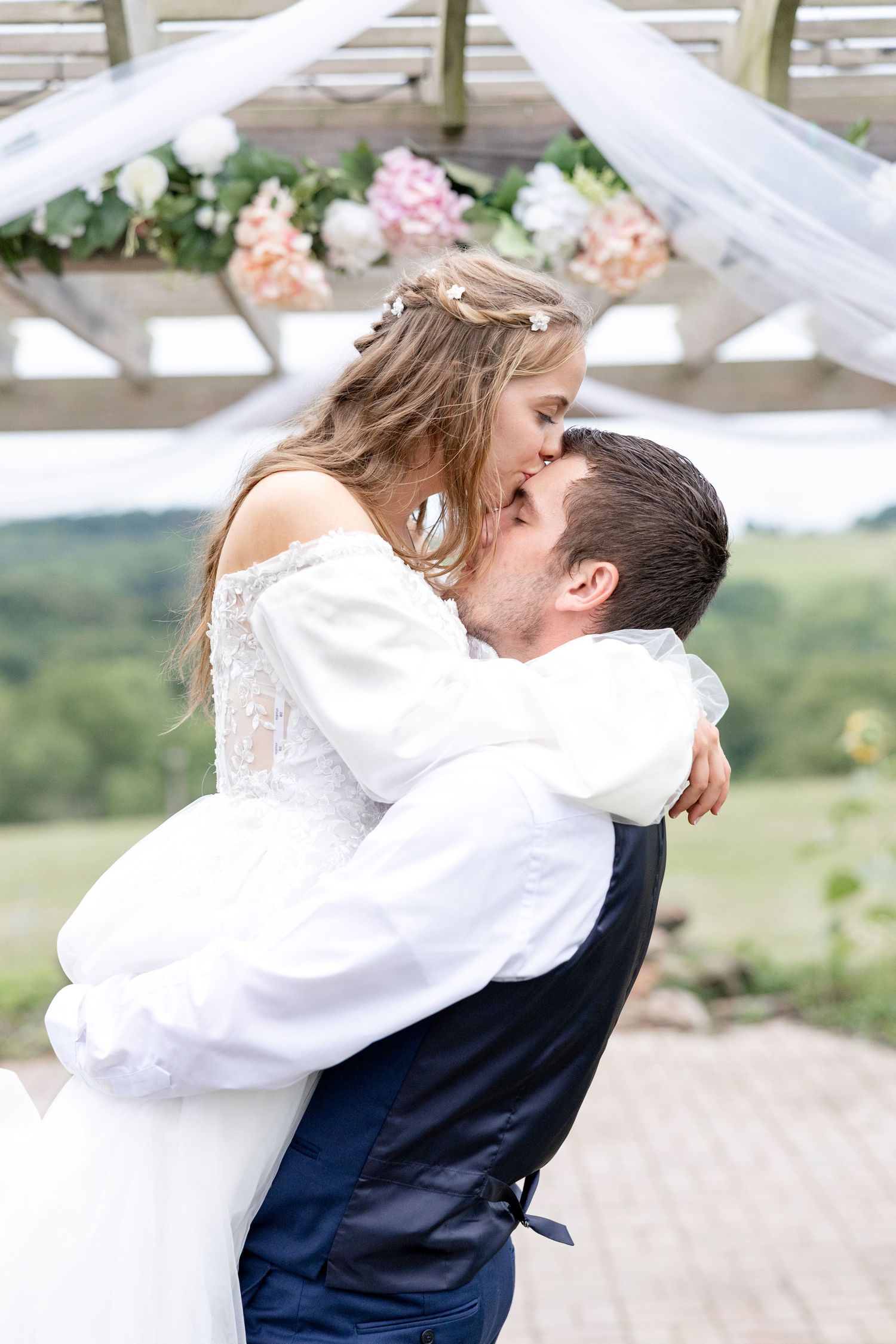 Romantic summer wedding in Northeast Ohio at Heartland on Heritage by Julia and Sean Photography, husband-and-wife wedding photographers.