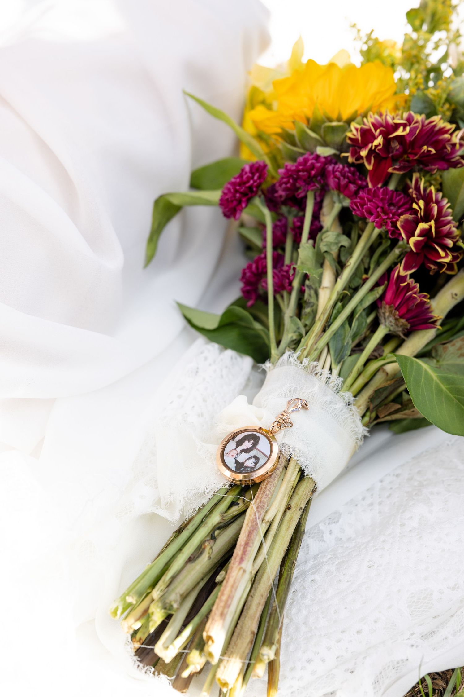 Light, airy wedding photography in Cleveland, Ohio. Ohio Wedding Photographers - Julia and Sean Photography, timeless, joyful wedding photos