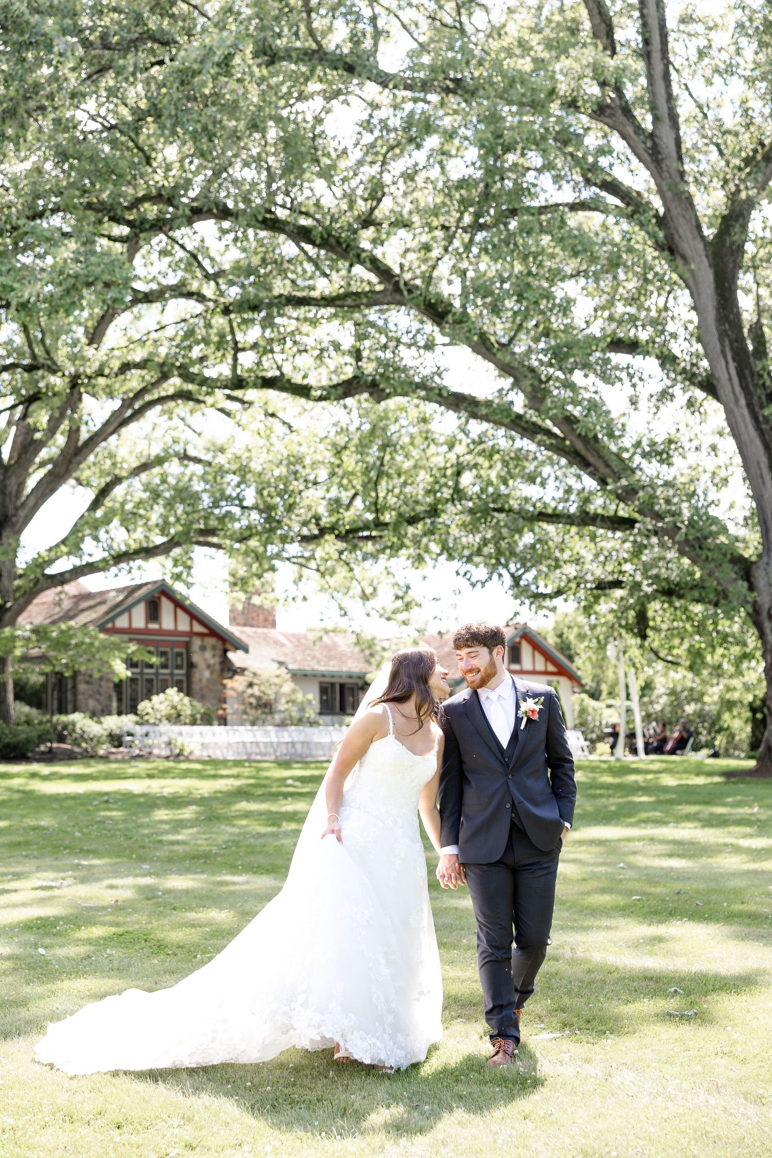 Timeless wedding inspiration at The Beverly Mansion featuring romantic portraits, elegant details, and a joyful celebration in Marengo, Ohio