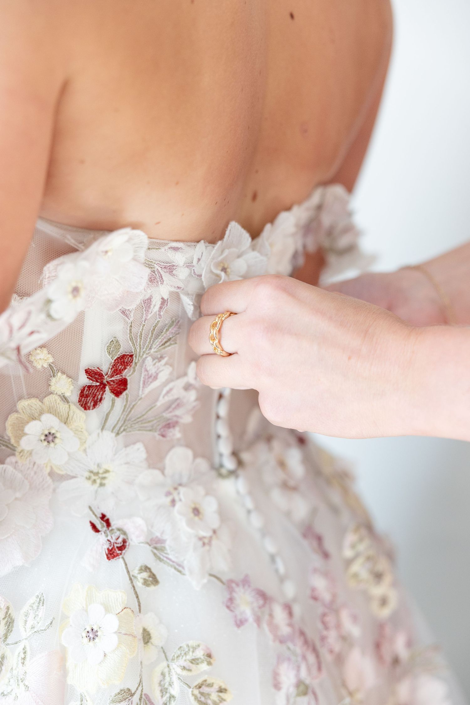 Timeless rooftop wedding at Revery in Columbus by Julia and Sean Photography, serving Dayton, Columbus & Cincinnati.