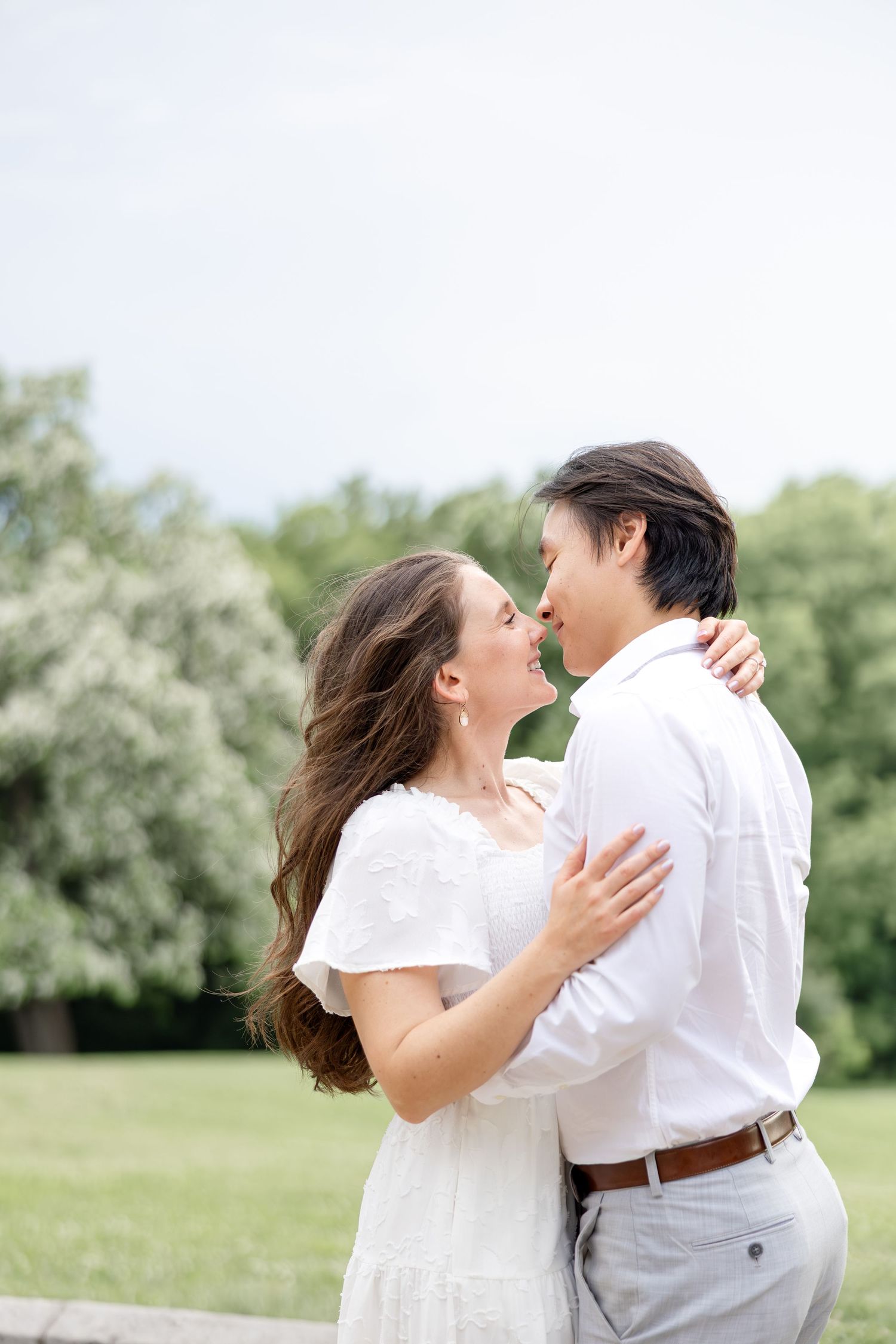 Romantic engagement photos at Mt. Echo Park overlooking the Cincinnati skyline in Cincinnati, Ohio by Julia and Sean Photography