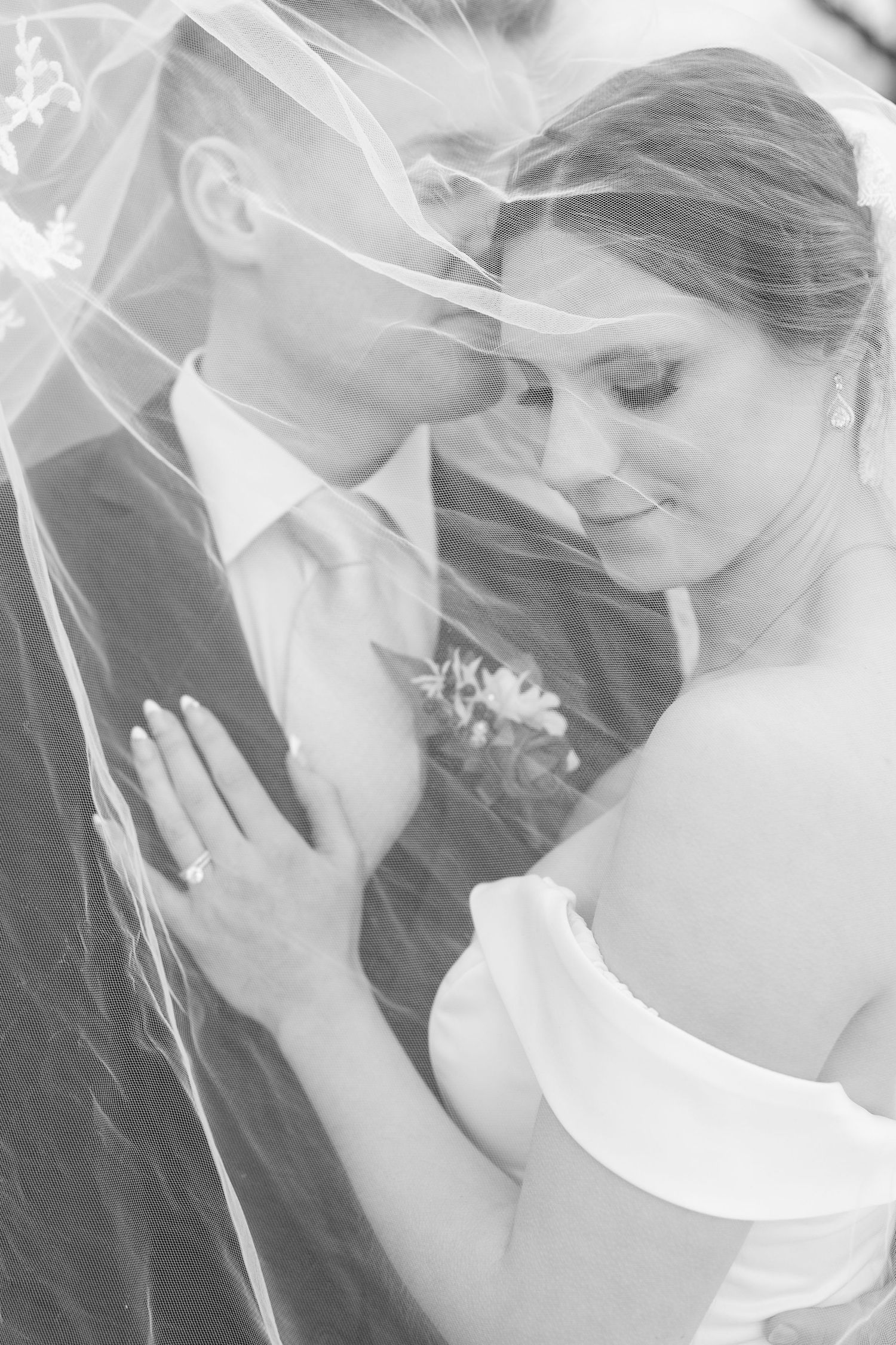 Light and airy wedding photography by Julia and Sean Photography, husband-and-wife photographers serving joyful brides in Dayton, Cincinnati