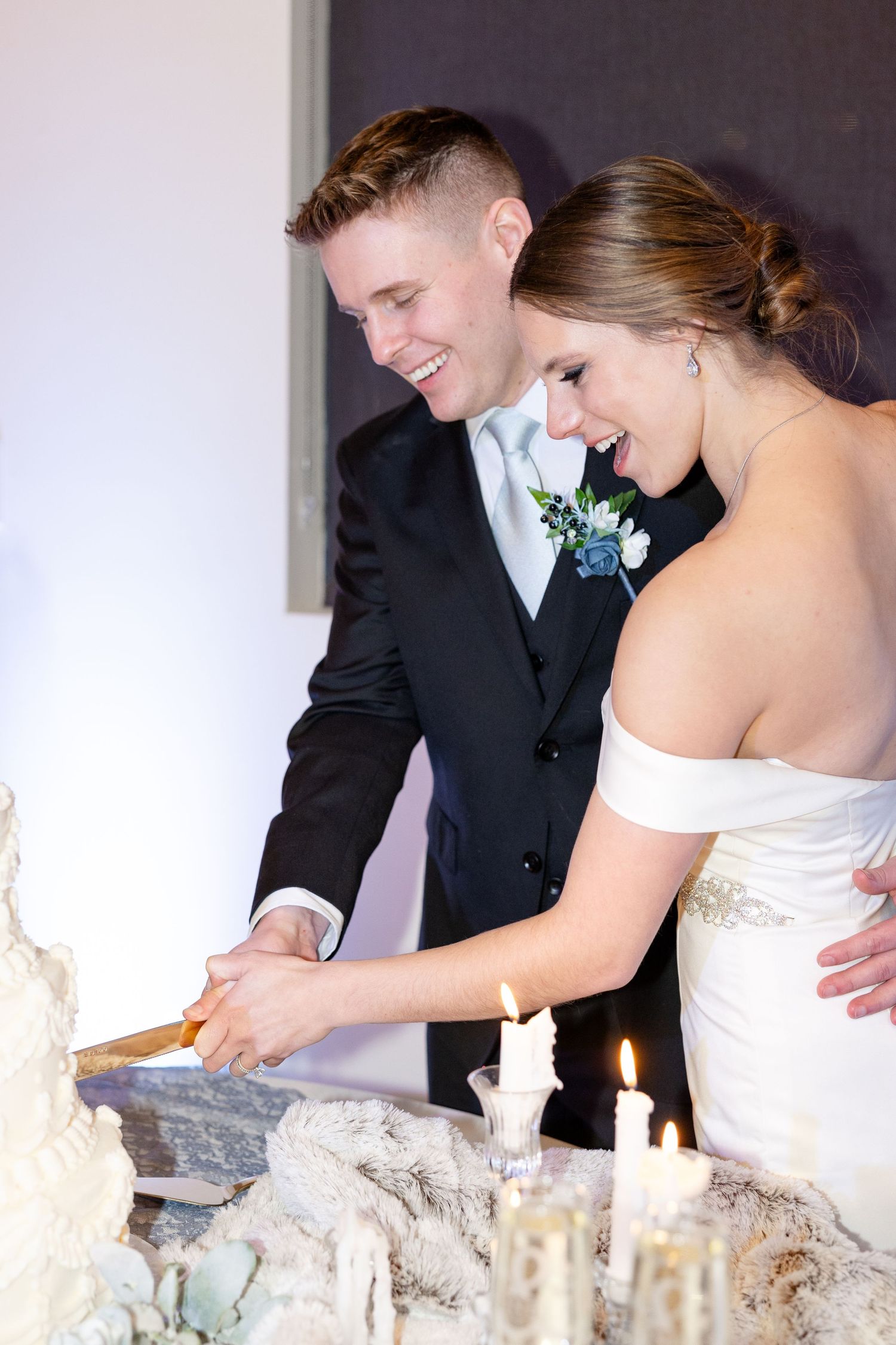 Light and airy wedding photography by Julia and Sean Photography, husband-and-wife photographers serving joyful brides in Dayton, Cincinnati
