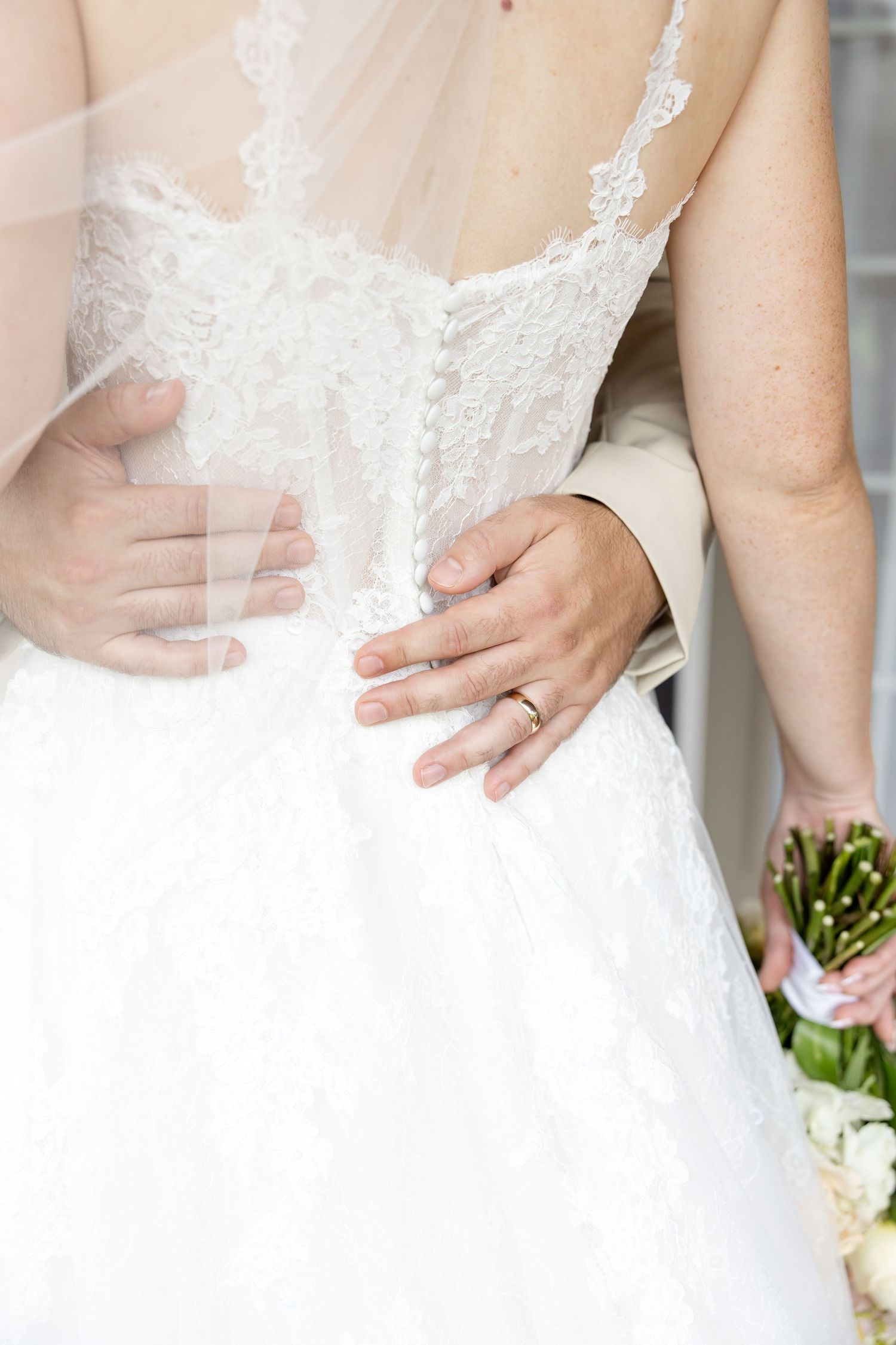 Romantic Meadow Ridge Events wedding in Windsor, Ohio photographed by Julia & Sean Photography, Northeast Ohio wedding photographers.