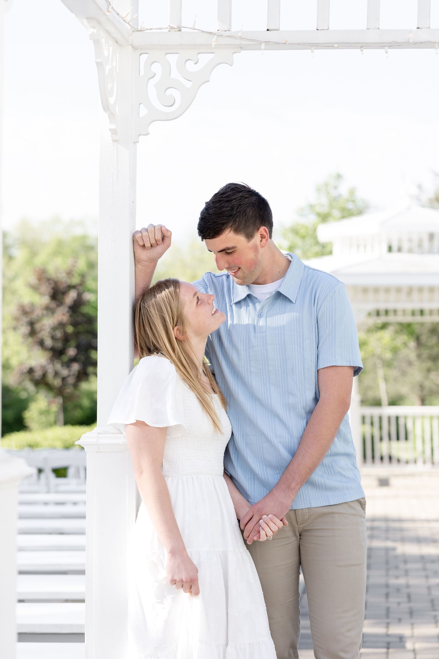 Light and airy Magnolia Estate engagement photos in Miamisburg, Ohio by Julia and Sean Photography