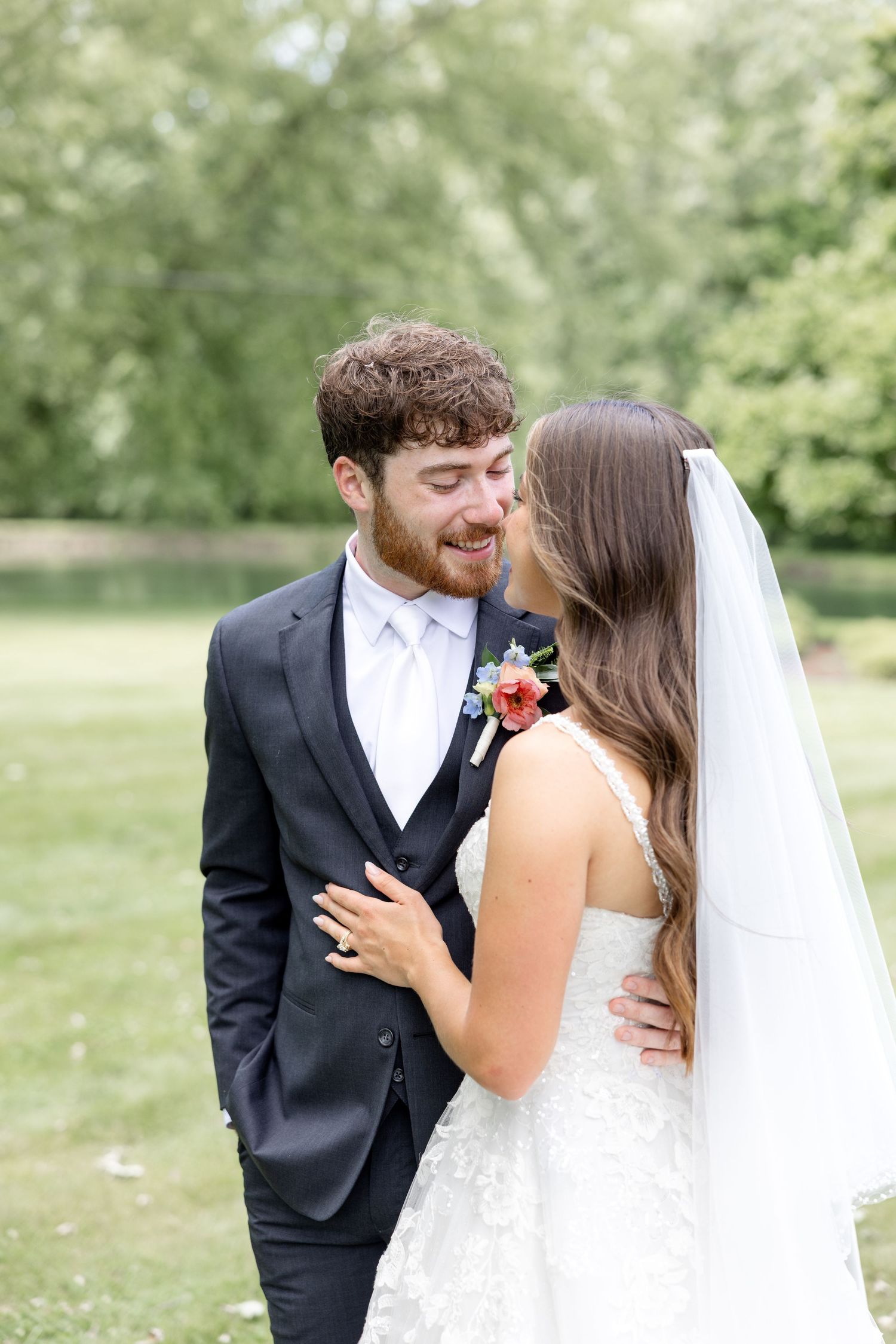 Elegant summer wedding at The Beverly Mansion in Marengo, Ohio captured by Dayton wedding photographers Julia & Sean Photography.