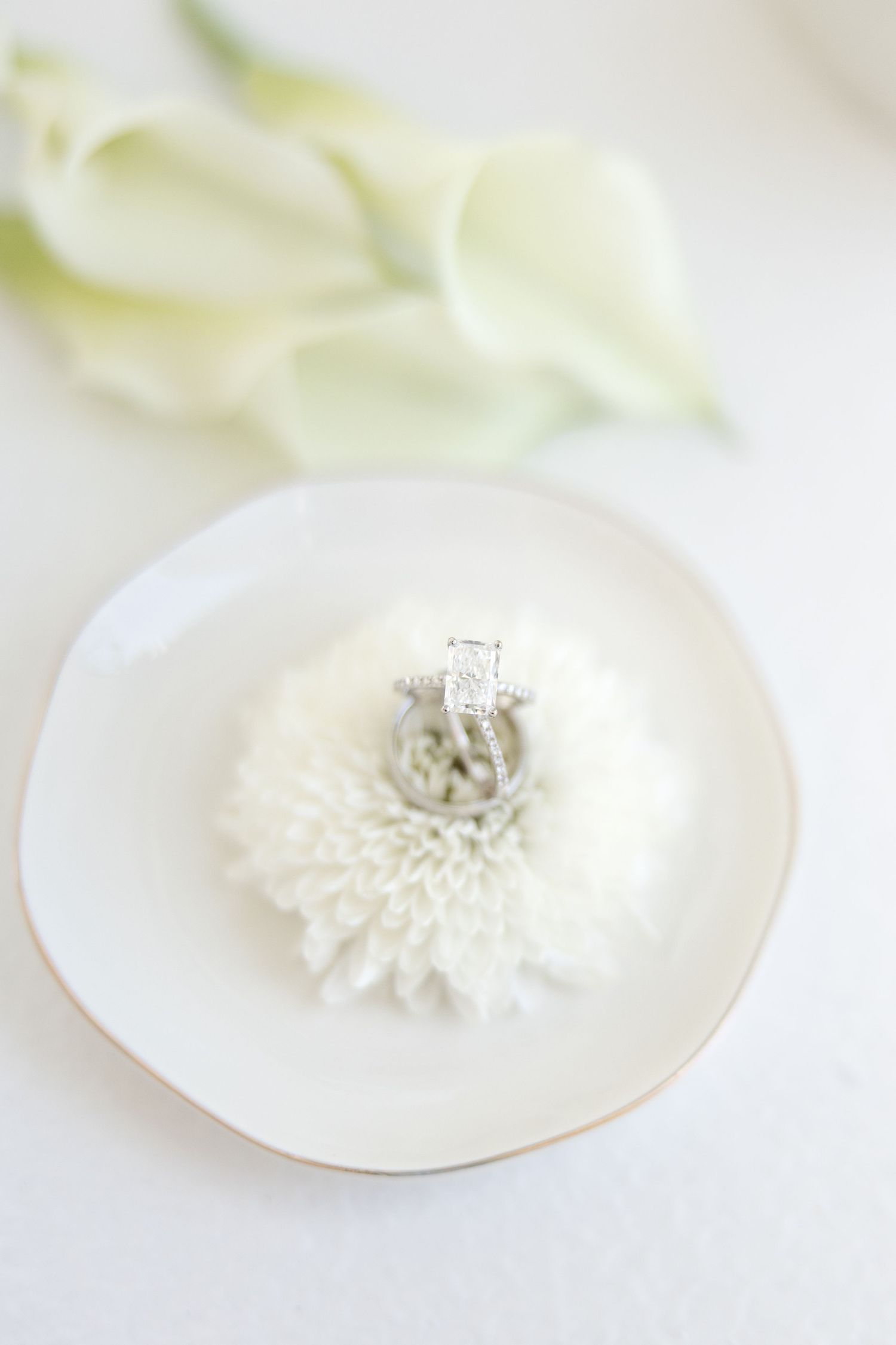Light and airy wedding photos at The Glass House near Huntsville, Alabama capturing joyful, timeless moments of a bride and groom