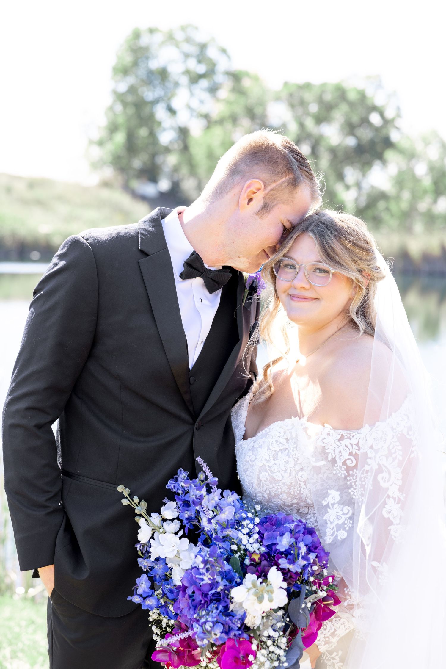 Light and airy wedding photography by Julia and Sean Photography, husband-and-wife photographers serving joyful brides in Dayton, Cincinnati