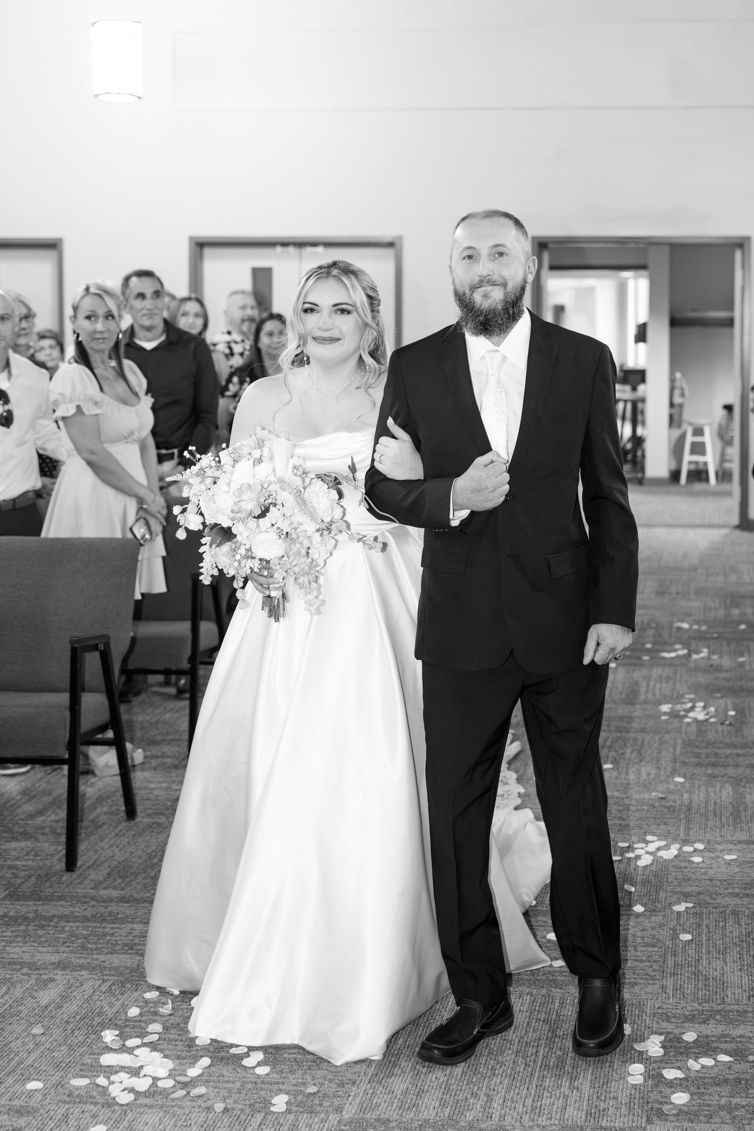 Joyful Louisville, Kentucky wedding photography featuring heartfelt moments and timeless images by Julia & Sean Photography