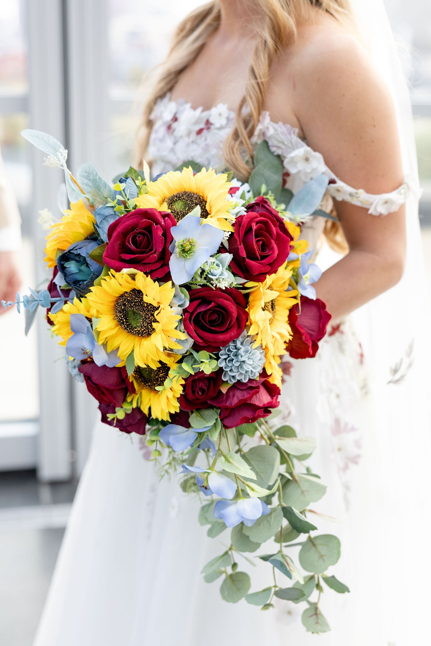 Timeless rooftop wedding at Revery in Columbus by Julia and Sean Photography, serving Dayton, Columbus & Cincinnati.